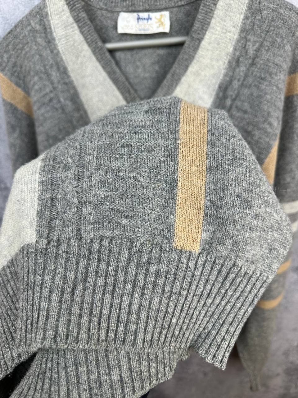 Pringle Of Scotland Pringle of Scotland Striped Scotland Wool V-Neck Sweater VTG Size US M / EU 48-50 / 2 - 11 Thumbnail