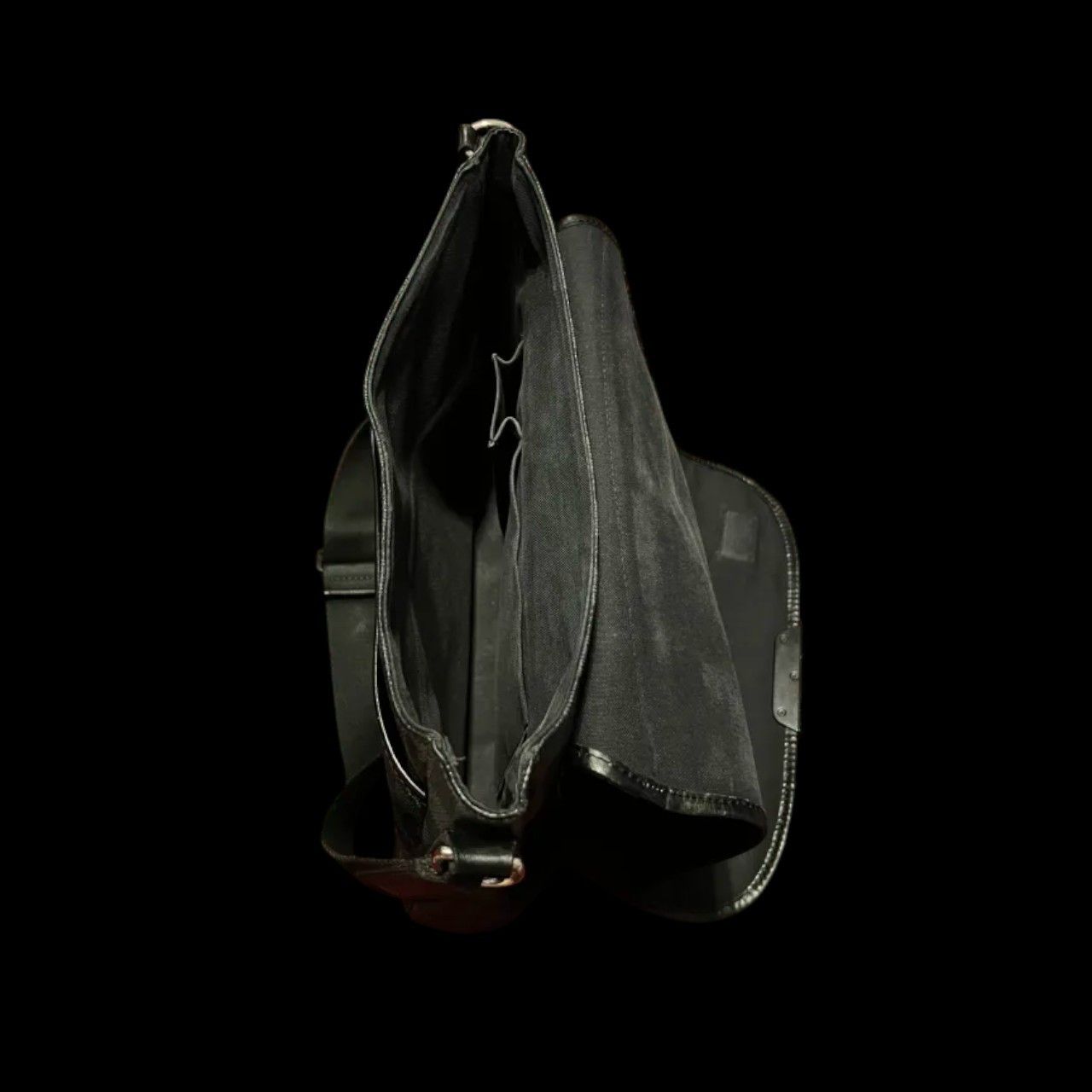 Louis Vuitton Louis Vuitton Damier Graphite Messenger Bag grey bag Size ONE SIZE - 5 Thumbnail