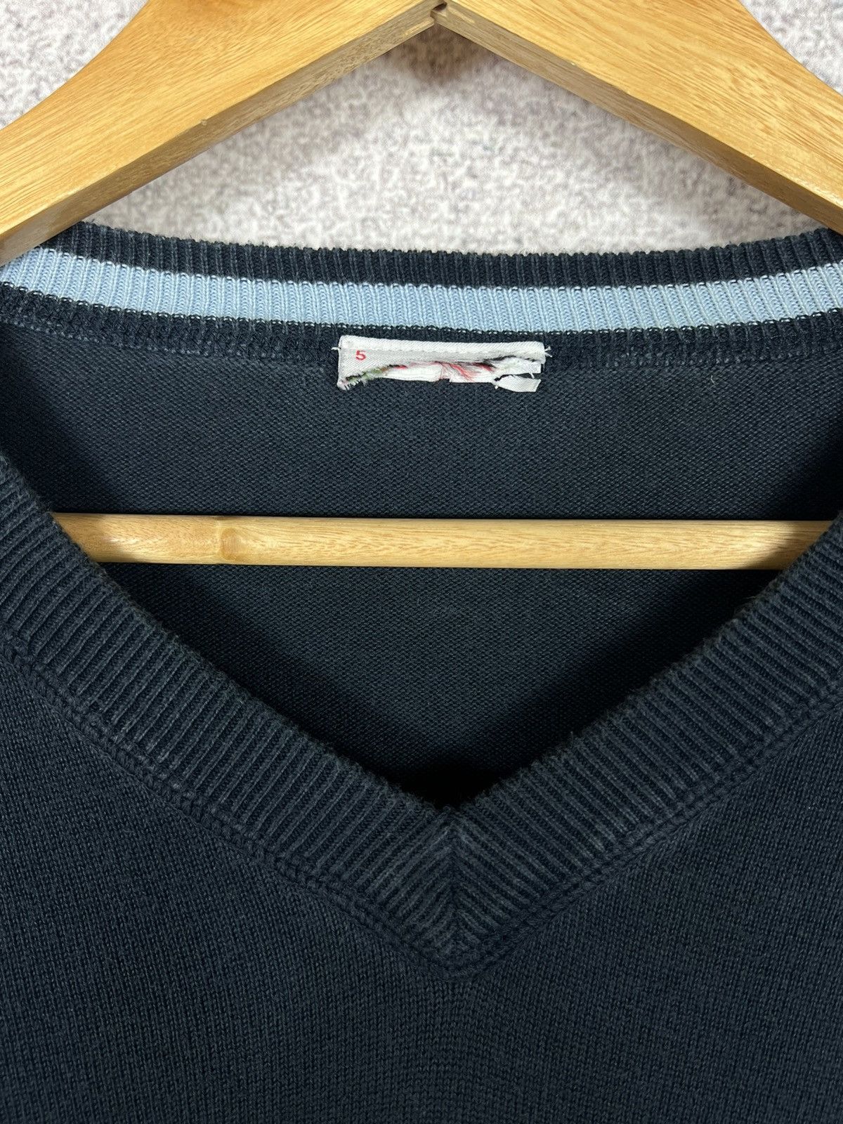 Lacoste Vintage Lacoste V-Neck Sweater Size US L / EU 52-54 / 3 - 4 Thumbnail
