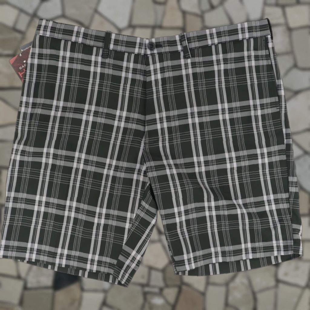 Haggar Haggar Chino Shorts Black Plaid Men's 42 Khaki Polyester Casual Regular Inseam 11in. 20.5in Half Waist Big & Tall Size 42 Mens Size US 42 / EU 58 - 1 Thumbnail