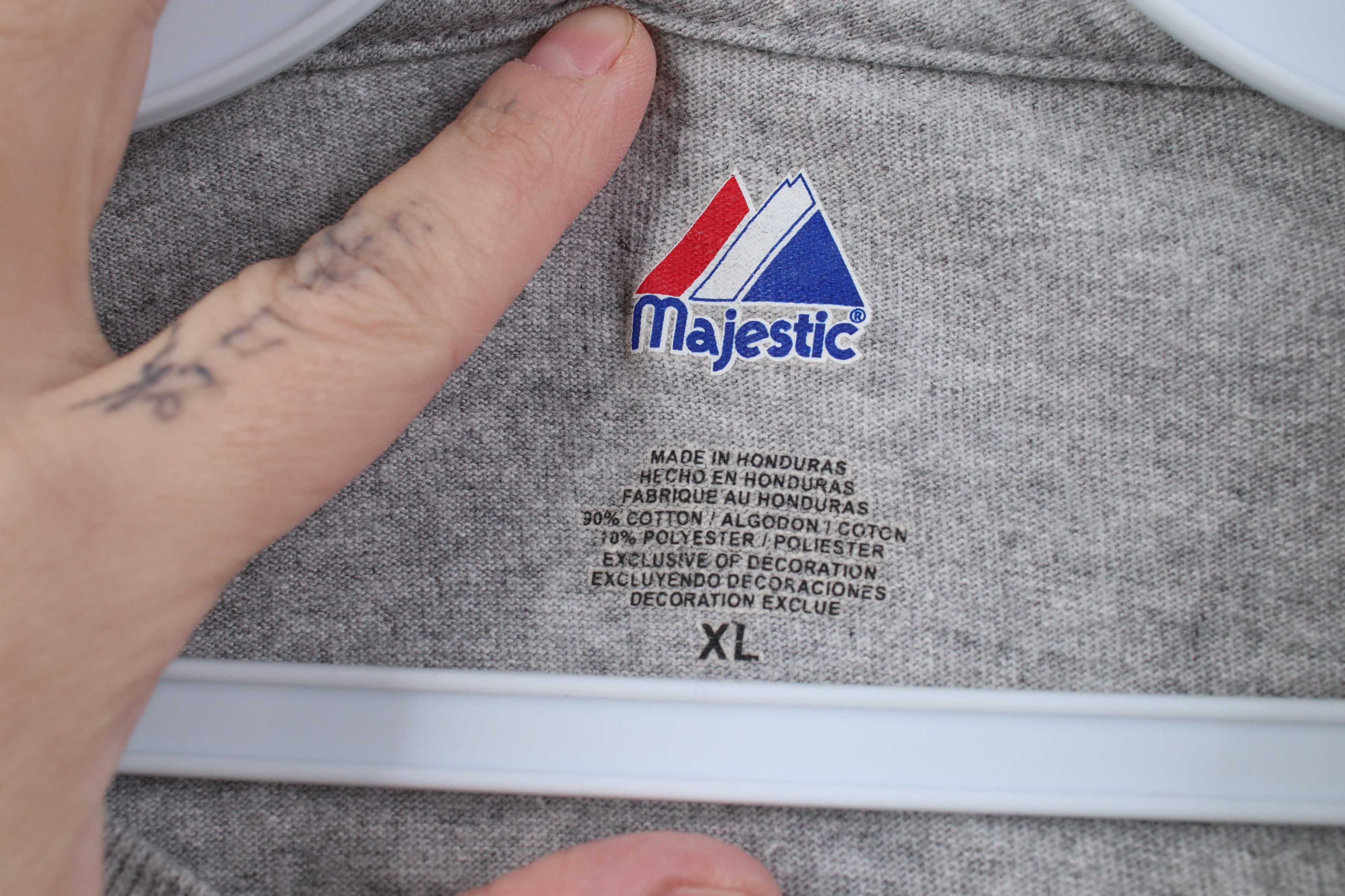 Majestic Y2K Majestic Series New York Yankees Baseball T-Shirt Gray Size US XL / EU 56 / 4 - 8 Thumbnail