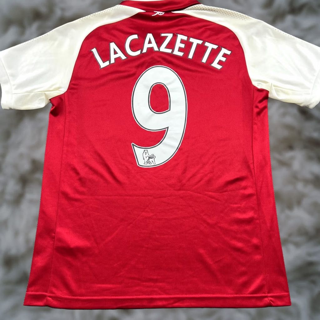 Puma Arsenal 2017 2018 Home Alexandre Lacazette Mens Football Jersey Shirt Small Puma Red Polyester Moisture Wicking Quick Dry Stadium Jersey Mens Size US S / EU 44-46 / 1 - 1 Thumbnail