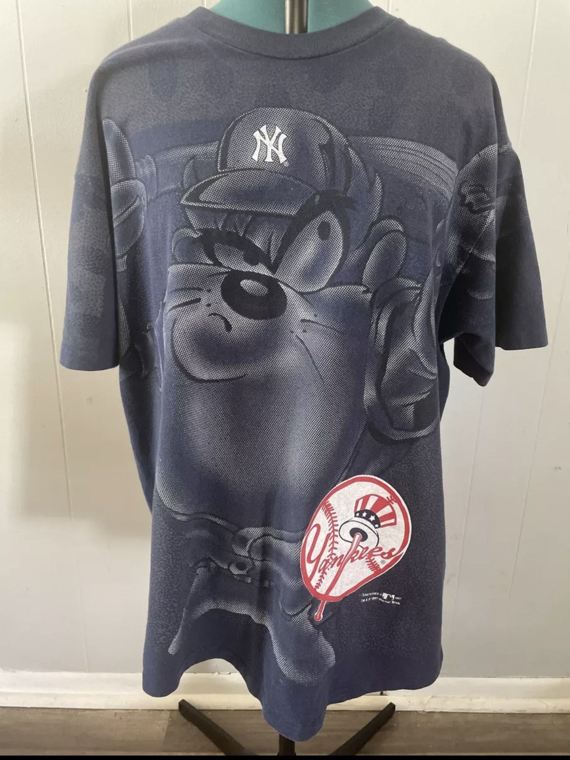 image of Acme Clothing x Mlb Vintage 1997 New York Yankees Taz All Over Print T-Shirt XL in Black/Grey/White