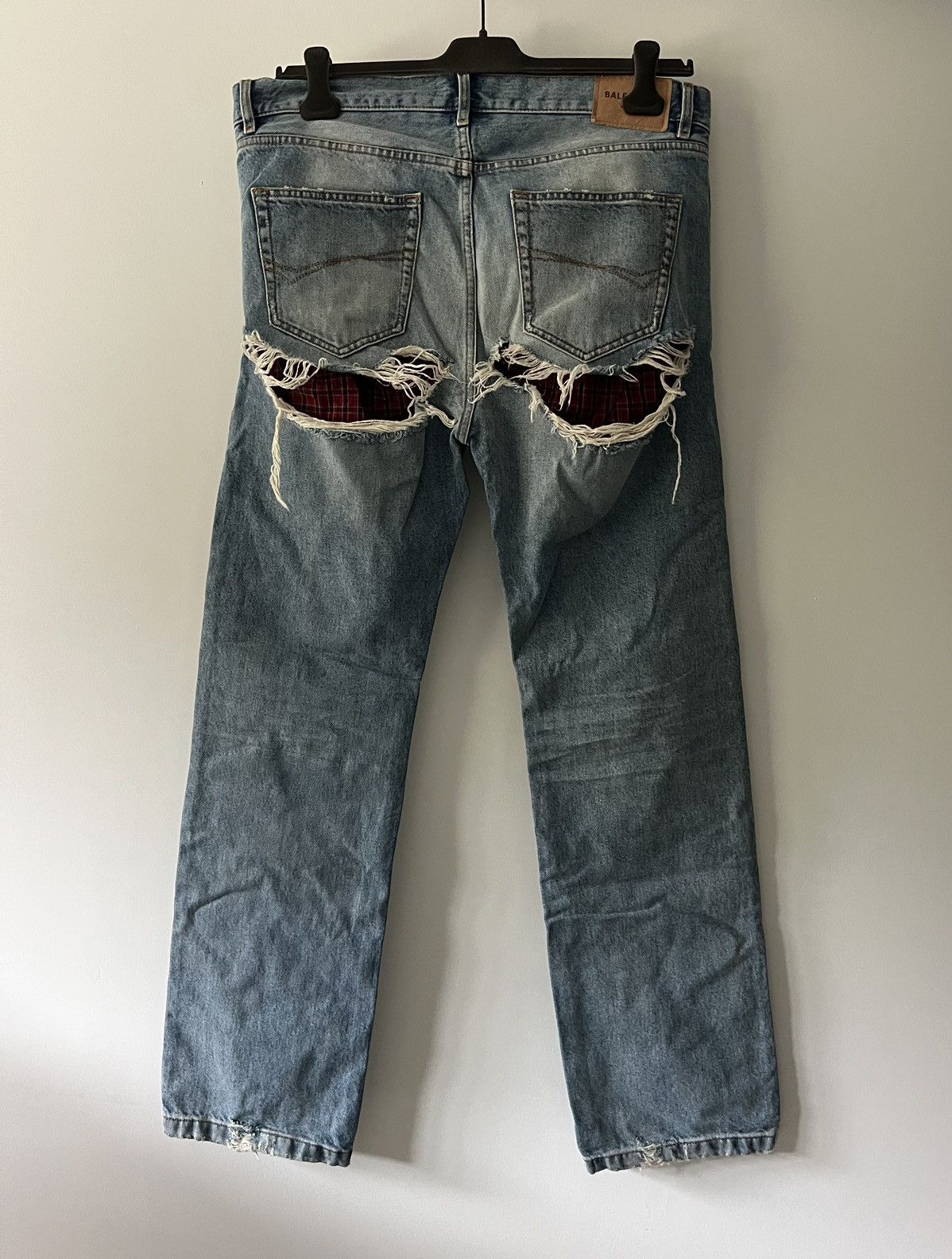 Balenciaga Balenciaga Ripped Distressed Jeans with Boxers Size US 31 - 2 Thumbnail