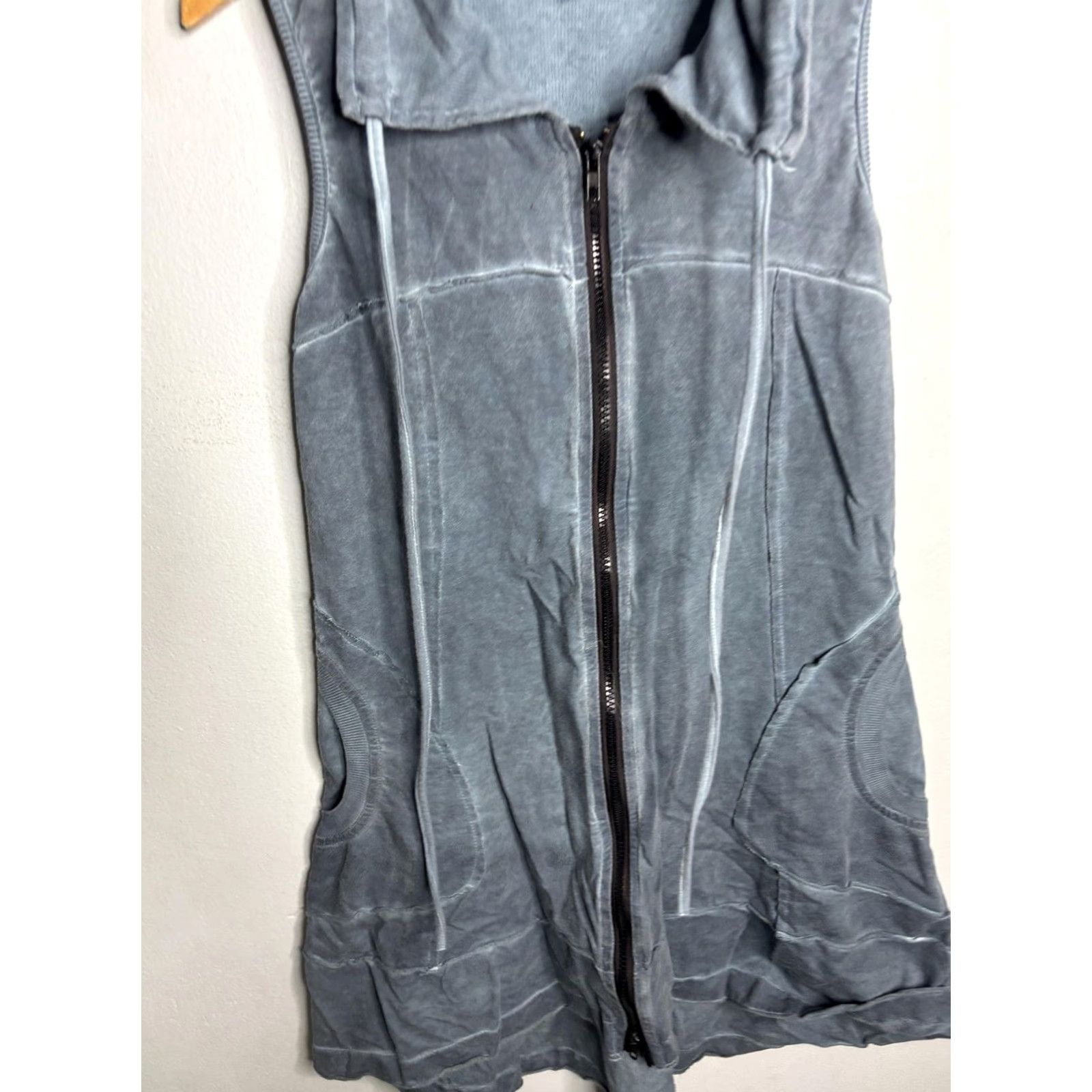 Layer 8 Inizio Vest Womens M Gray Sleeveless Hooded Zip Up Italy Casual Artsy Layer Size M / US 6-8 / IT 42-44 - 2 Thumbnail