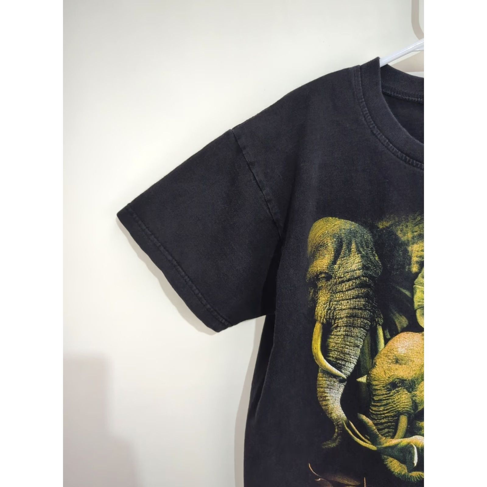 Vintage VINTAGE Joligolf Thailand Elephant Wood Works Men's Black Medium T Shirt Crew Neck Short Sleeve Cotton Knit Logo Art Nature Retro Clothing Mens Size US M / EU 48-50 / 2 - 5 Thumbnail