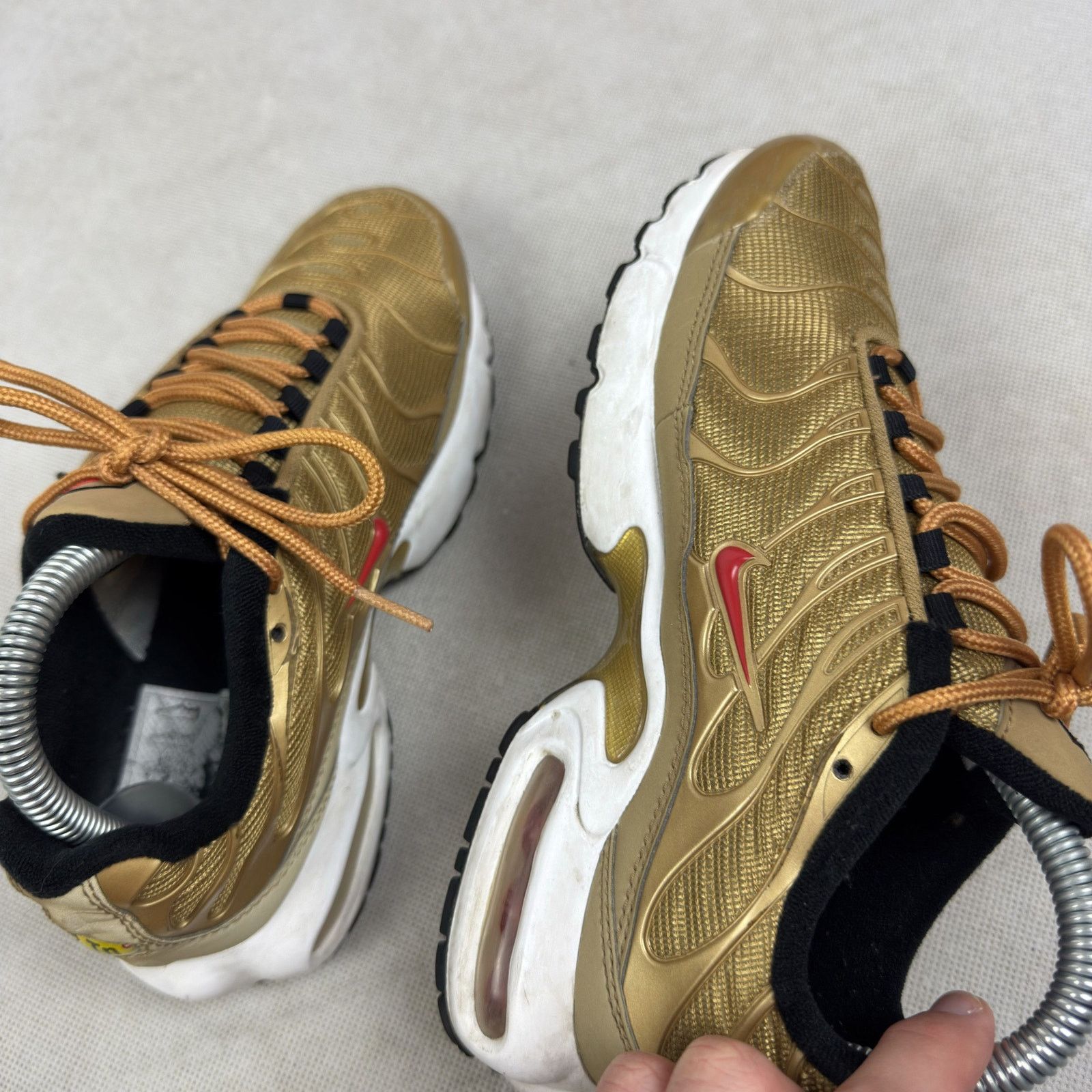 Nike Nike Air Max Plus AR0259-700 Gold Running Sneakers Shoes 5 Size US 5 / IT 35 - 6 Thumbnail