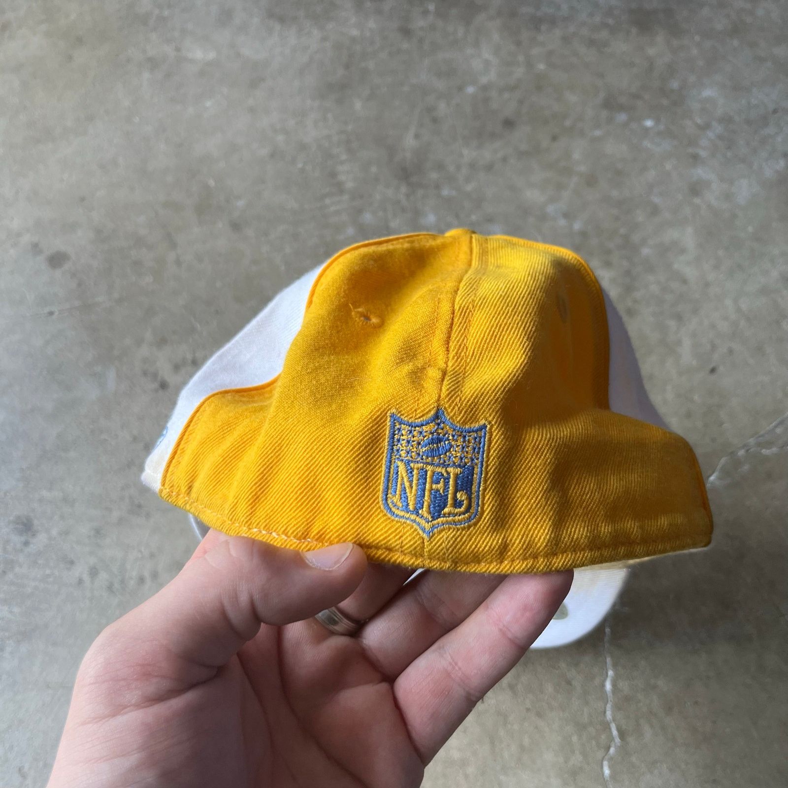 Vintage LOS ANGELES CHARGER FITTED HAT 7 3/8 REEBOK 00S Size ONE SIZE - 5 Thumbnail