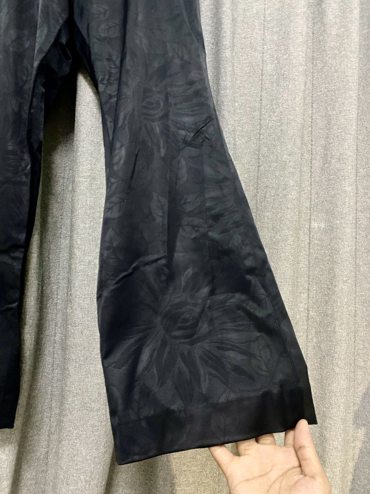 Jean Paul Gaultier Jean Paul Gaultier Femme Waxed Flare Black Flower Motive Size 28" / US 6 / IT 42 - 3 Thumbnail