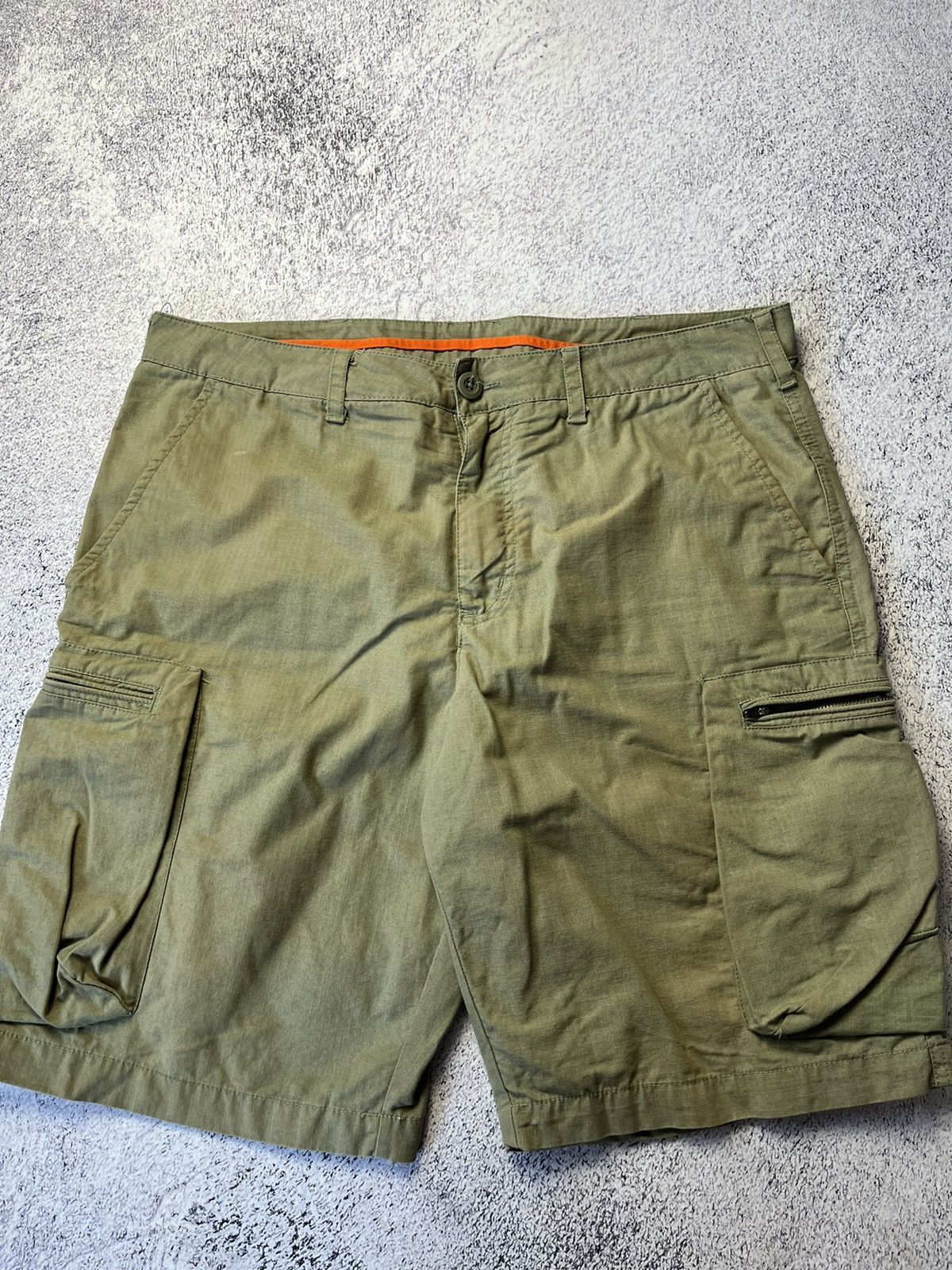 Nike Nike vintage cargo shorts casual streetwear hype y2k Size US 34 / EU 50 - 4 Thumbnail