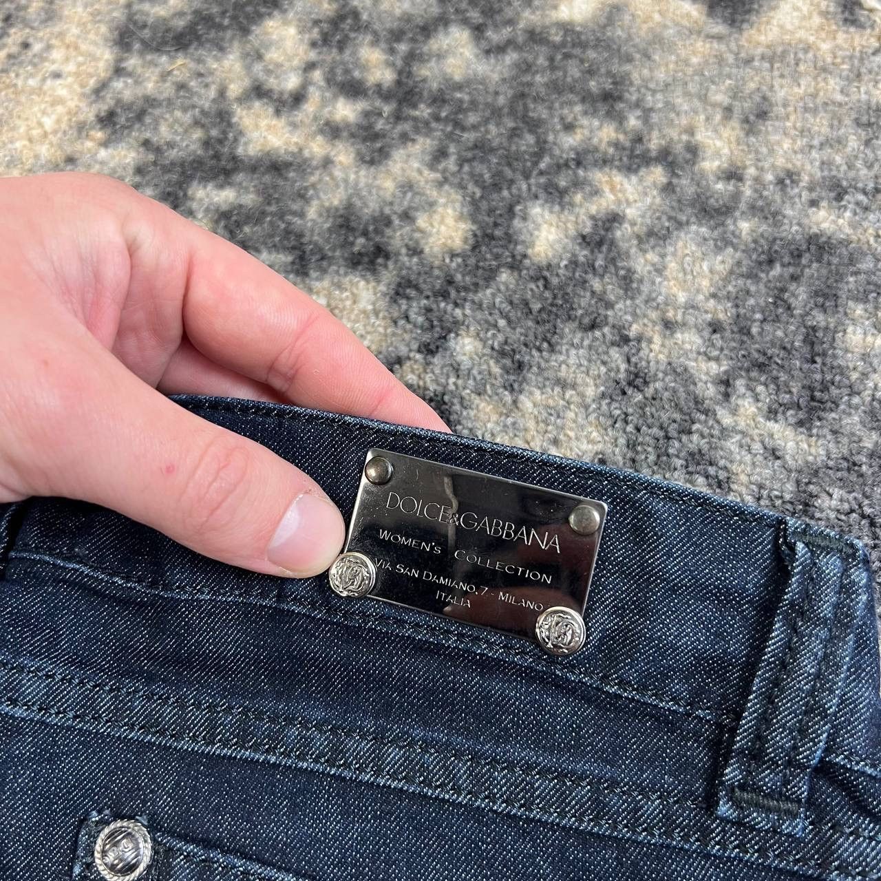 Dolce & Gabbana Dolce & Gabbana Luxury Mini Logo Denim Shorts Size 28" / US 6 / IT 42 - 7 Thumbnail
