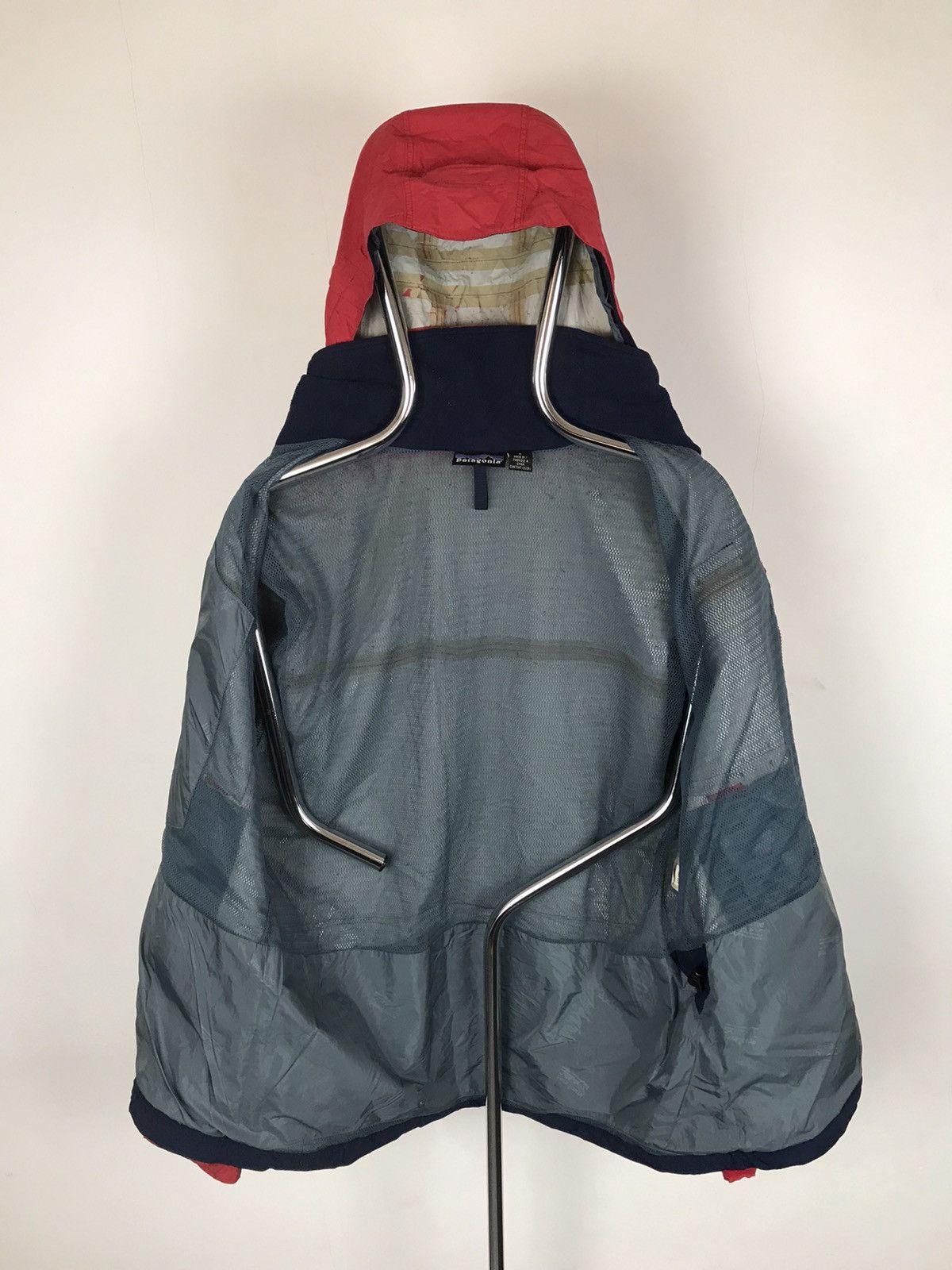 Patagonia Men’s S/46,Patagonia Waterproof,Windbreaker Hooded Jacket Size US S / EU 44-46 / 1 - 2 Thumbnail