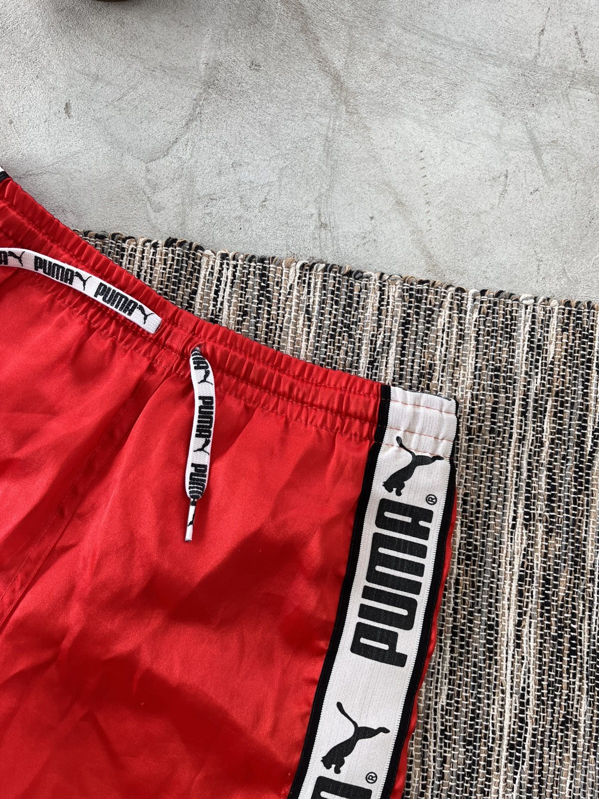 Puma × Vintage 00s Vintage Puma Nylon Short Red Boxer Y2K rare Size 24" / US 00 / IT 34 - 5 Thumbnail