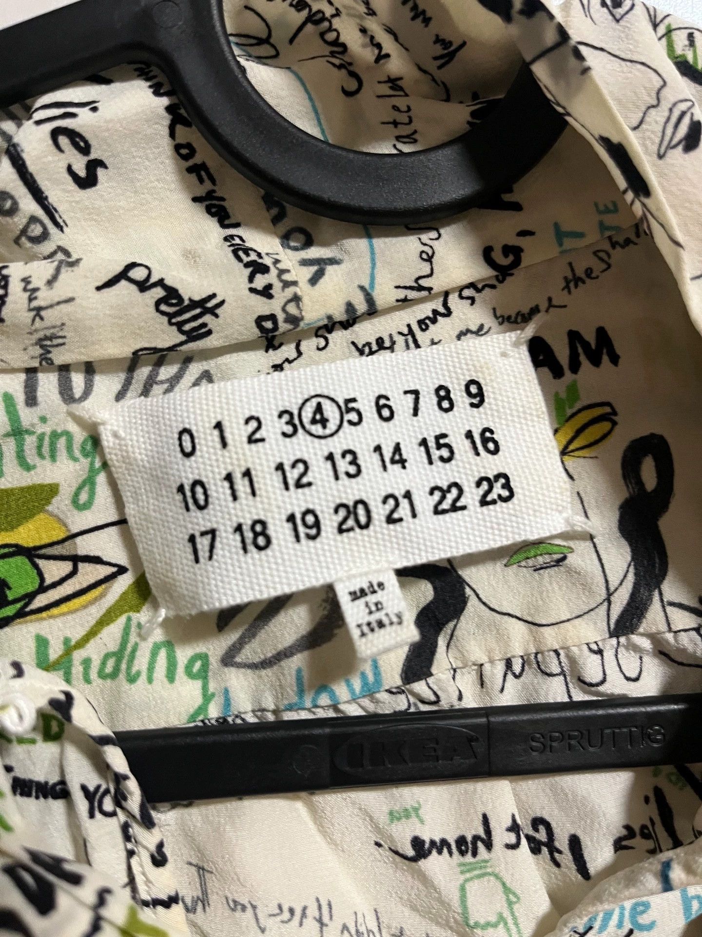Maison Margiela Maison Margiela Silk Graffiti-Print Shirt Tie-Neck Detail Size XS / US 0-2 / IT 36-38 - 2 Thumbnail
