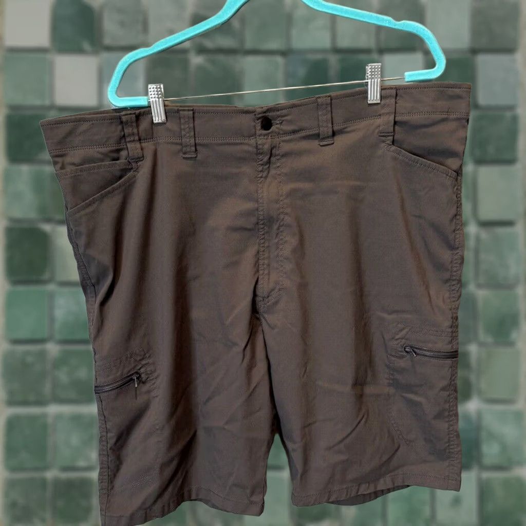 Wrangler Wrangler Men's Performance Shorts Gray Size 48 Zip Pocket Size US 32 / EU 48 - 1 Thumbnail