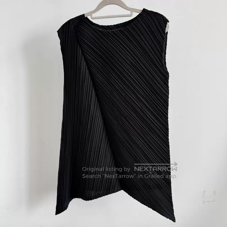 Issey Miyake Issey Miyake Black Tank Top Size L / US 10 / IT 46 - 1 Thumbnail