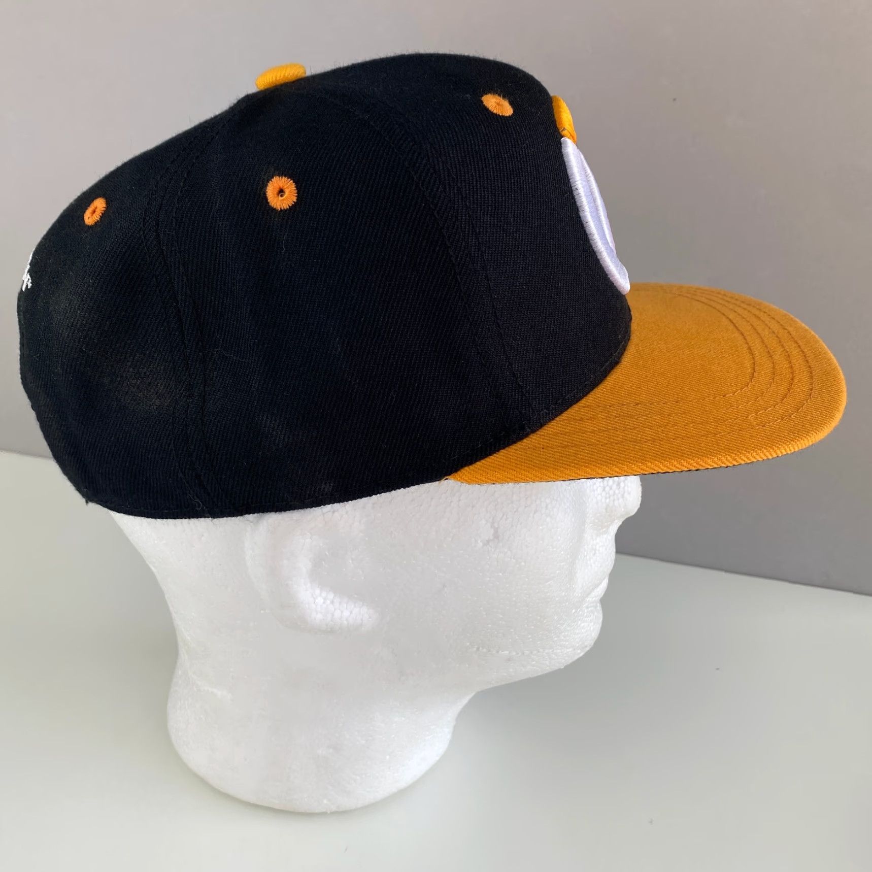 Vintage Jinx/ThinkGeek Overwatch Game Snapback Hat Black Yellow Embroidered Official Unisex Adults One Size Adjustable Breathable Canvas Cotton Polyester Hat Size ONE SIZE - 5 Thumbnail