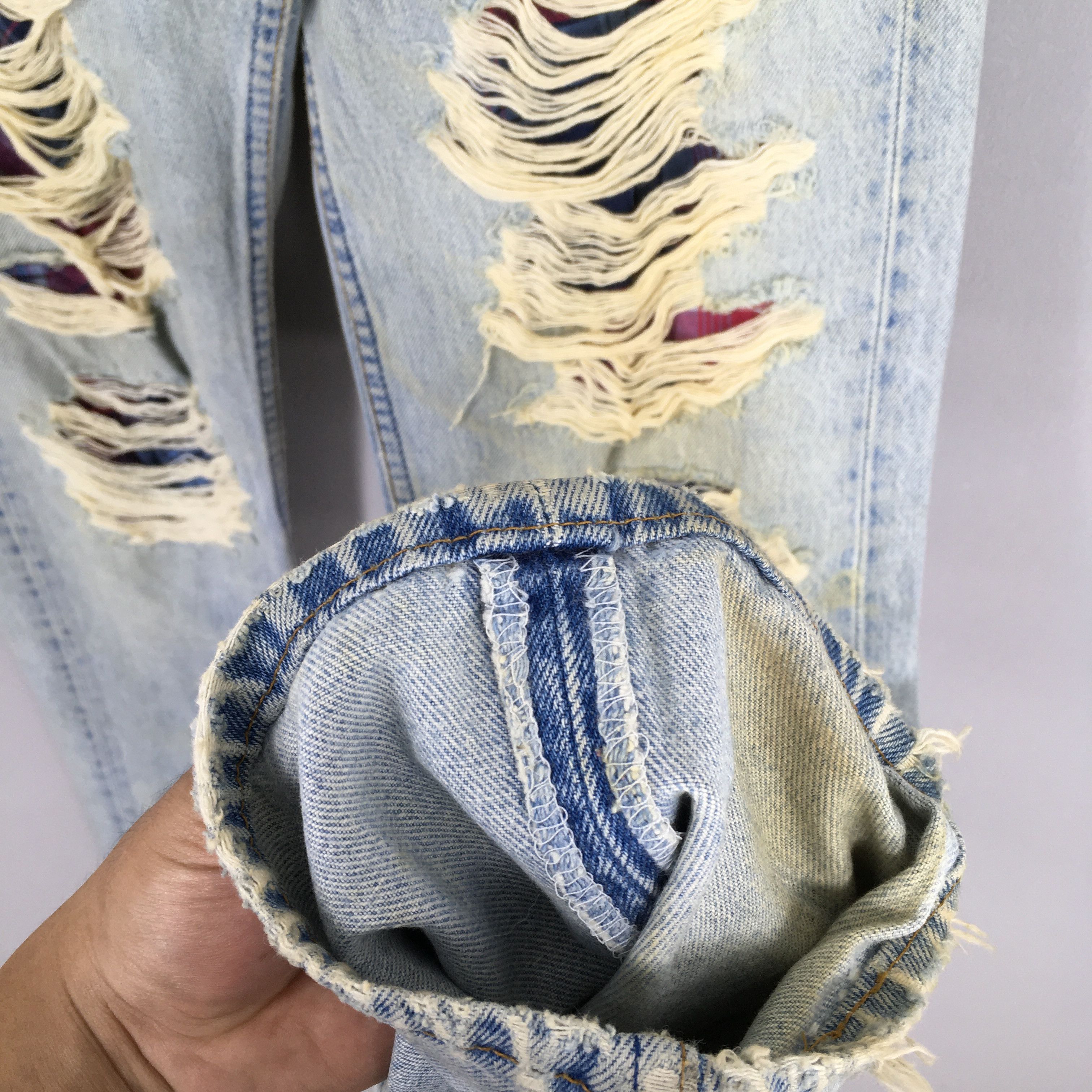 Levi's Size 30x31.5 Vintage 90s Levi's 501 Faded Blue Jeans S562 Size US 30 / EU 46 - 5 Thumbnail