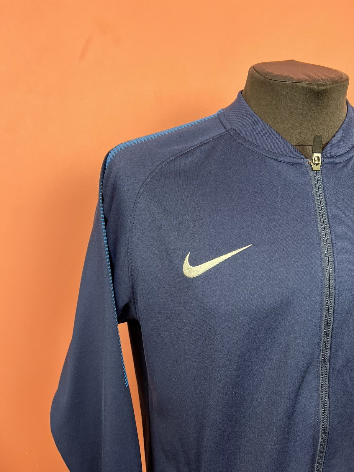 Nike Nike Tottenham track jacket soccer jersey logo Size US L / EU 52-54 / 3 - 3 Thumbnail