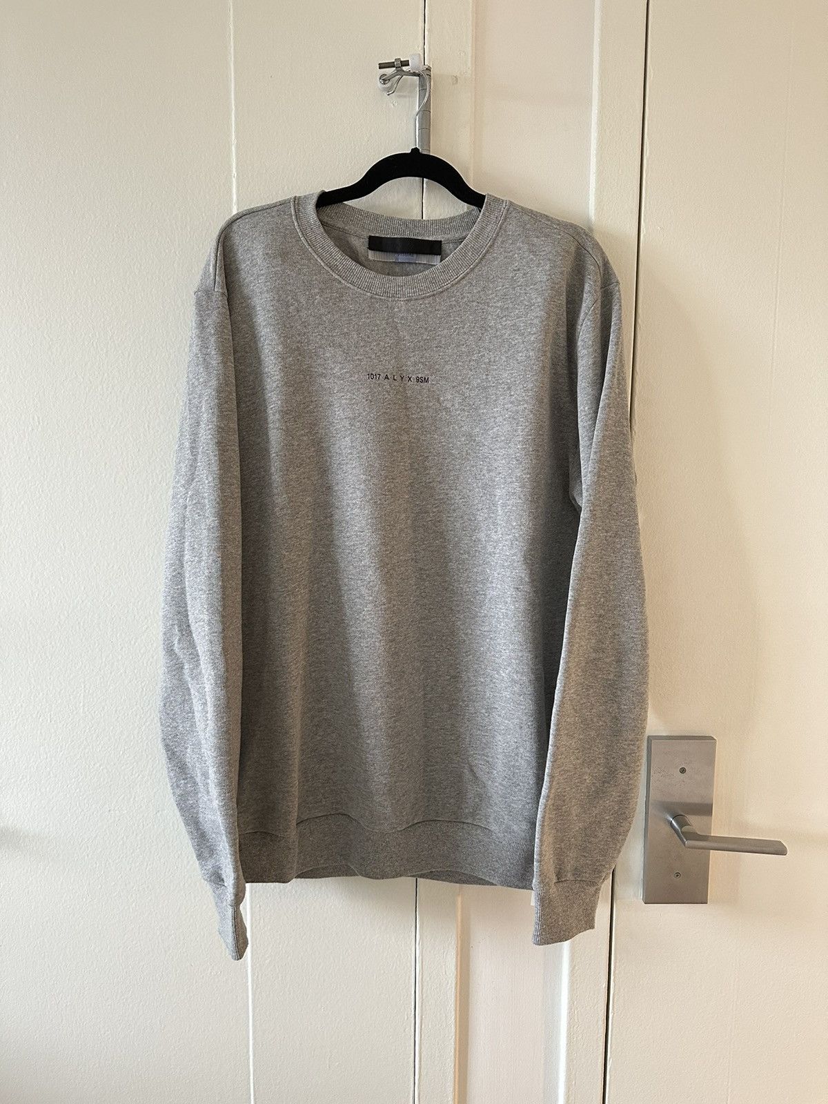 1017 ALYX 9SM × Alyx 1017 Alyx 9SM Logo Crewneck Size US L / EU 52-54 / 3 - 1 Thumbnail