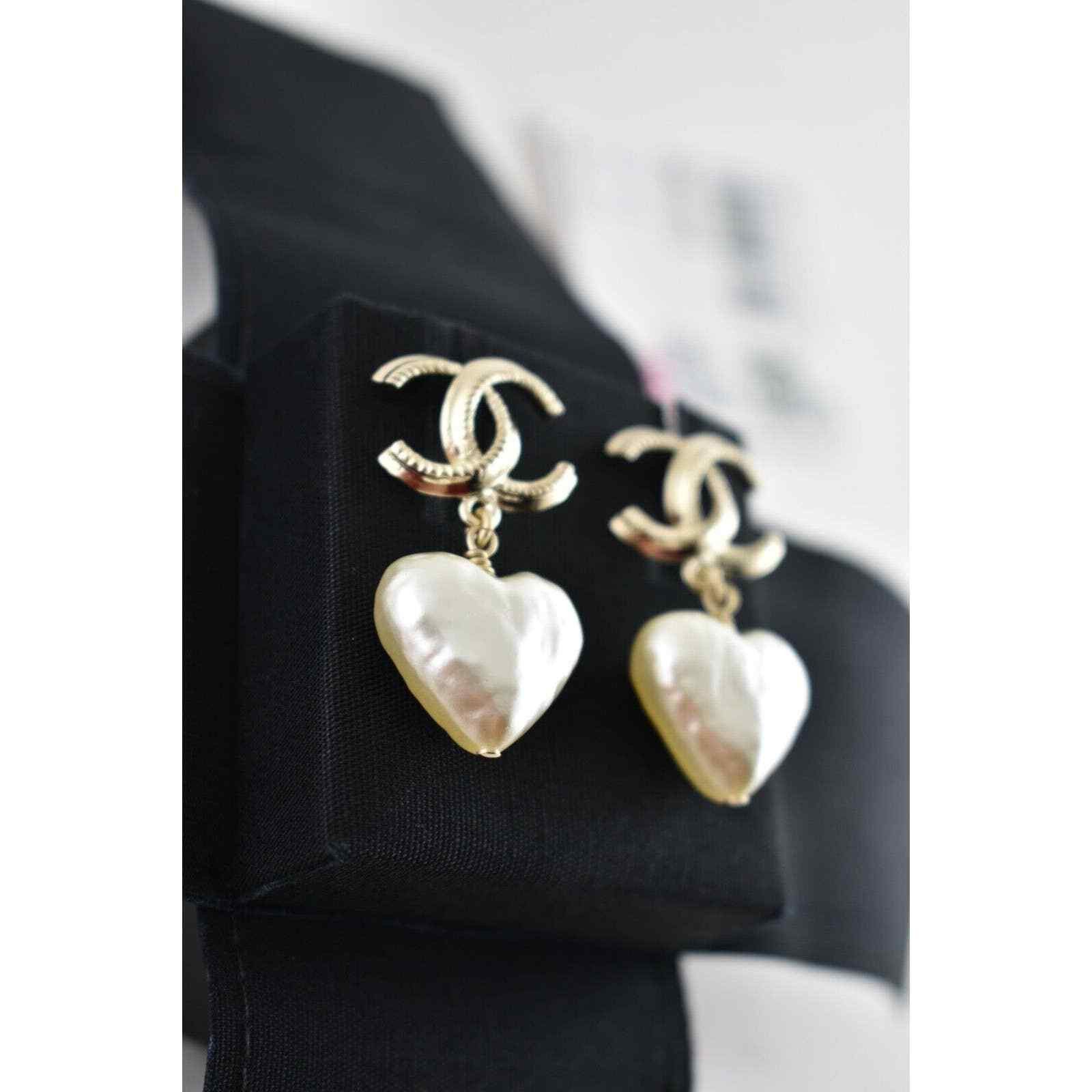 Chanel Chanel Gold Heart Pearly White Drop Statement Earrings Size ONE SIZE - 9 Thumbnail