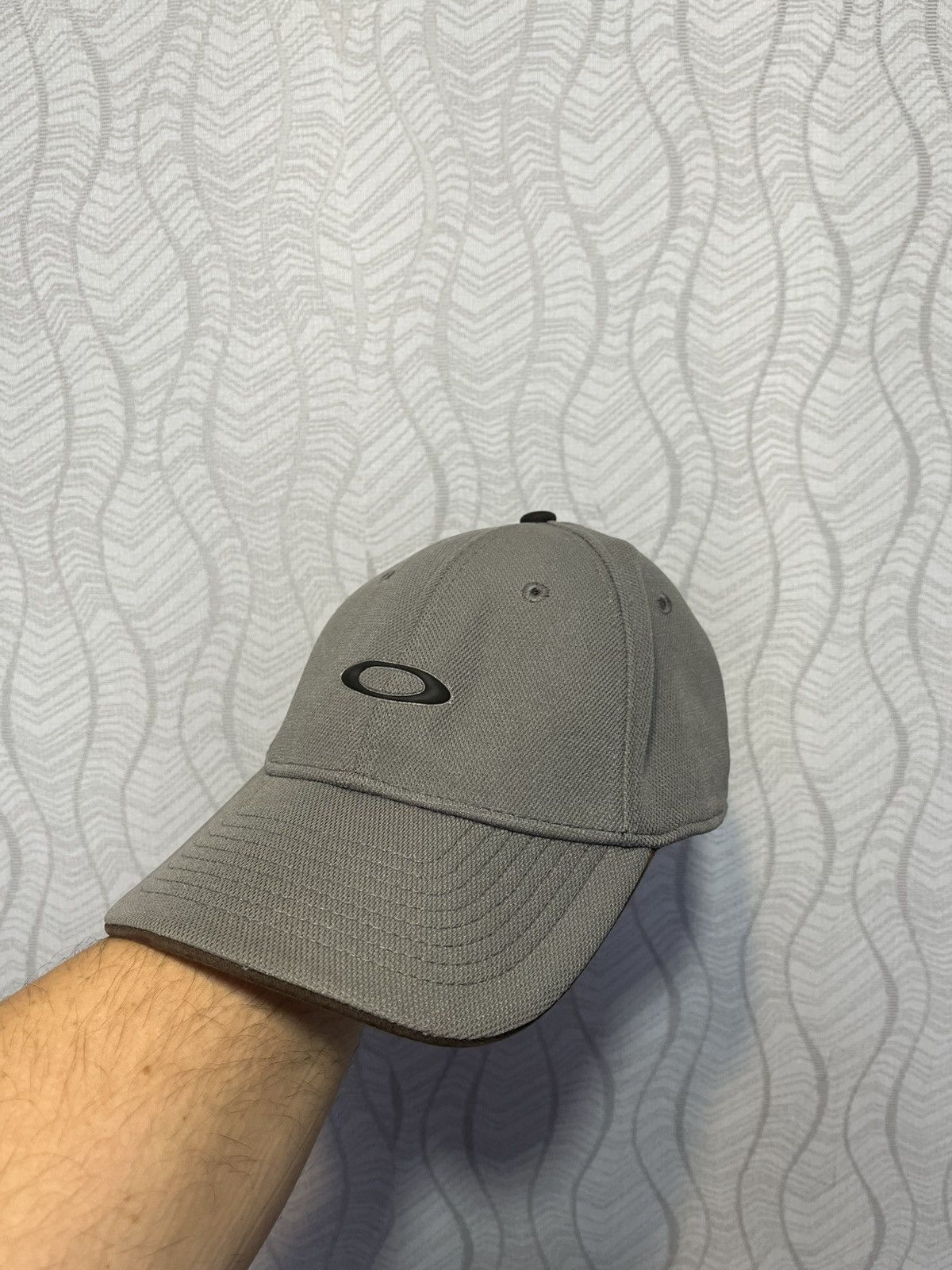 Oakley Oakley Classic Low Flex Men’s Grey Logo Cap Size L-XL Size ONE SIZE - 1 Thumbnail