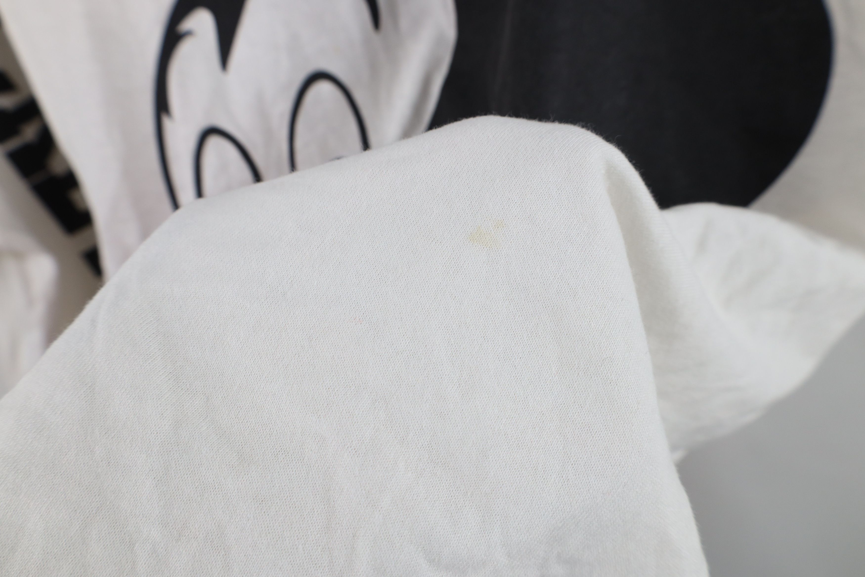 Disney Vintage 90s Disney Big Logo Mickey Mouse T-Shirt White USA Size US XXL / EU 58 / 5 - 11 Thumbnail