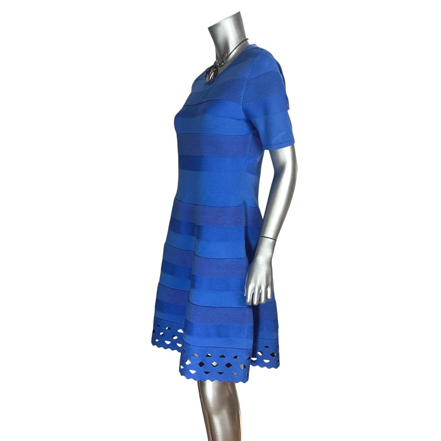 Saks Fifth Avenue Saks Fifth Avenue Blue Dress with Laser-Cut Hem & Short Slee Size M / US 6-8 / IT 42-44 - 2 Thumbnail