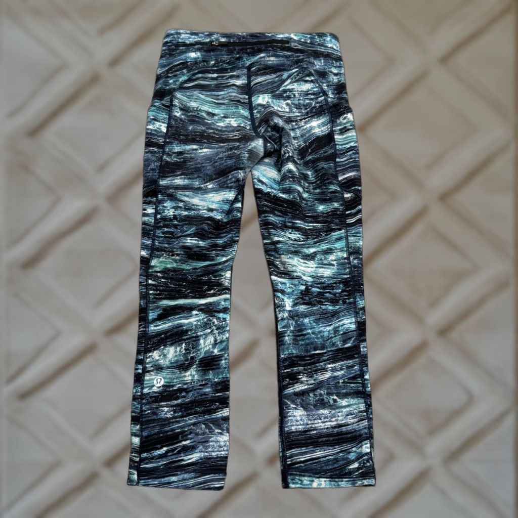 Lululemon Lululemon Speed Up Tidal Multi Blue Wave Crop Leggings Womens 4 Active Run Yoga Size 27" / US 4 / IT 40 - 1 Thumbnail