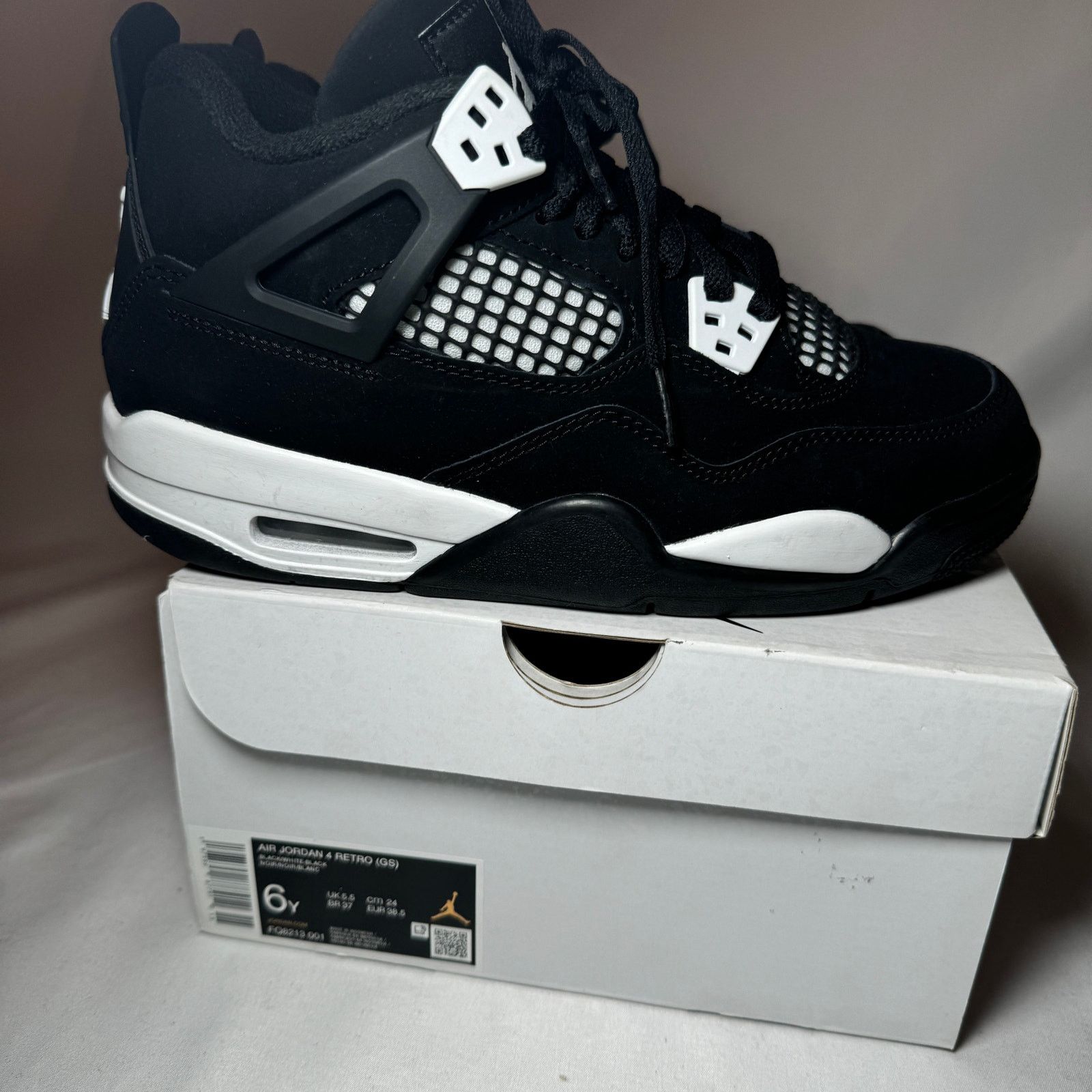 Jordan Brand × Nike Size 6 Nike Air Jordan 4 Retro GS White Thunder Men's Shoes Size US 6 / EU 39 - 1 Thumbnail