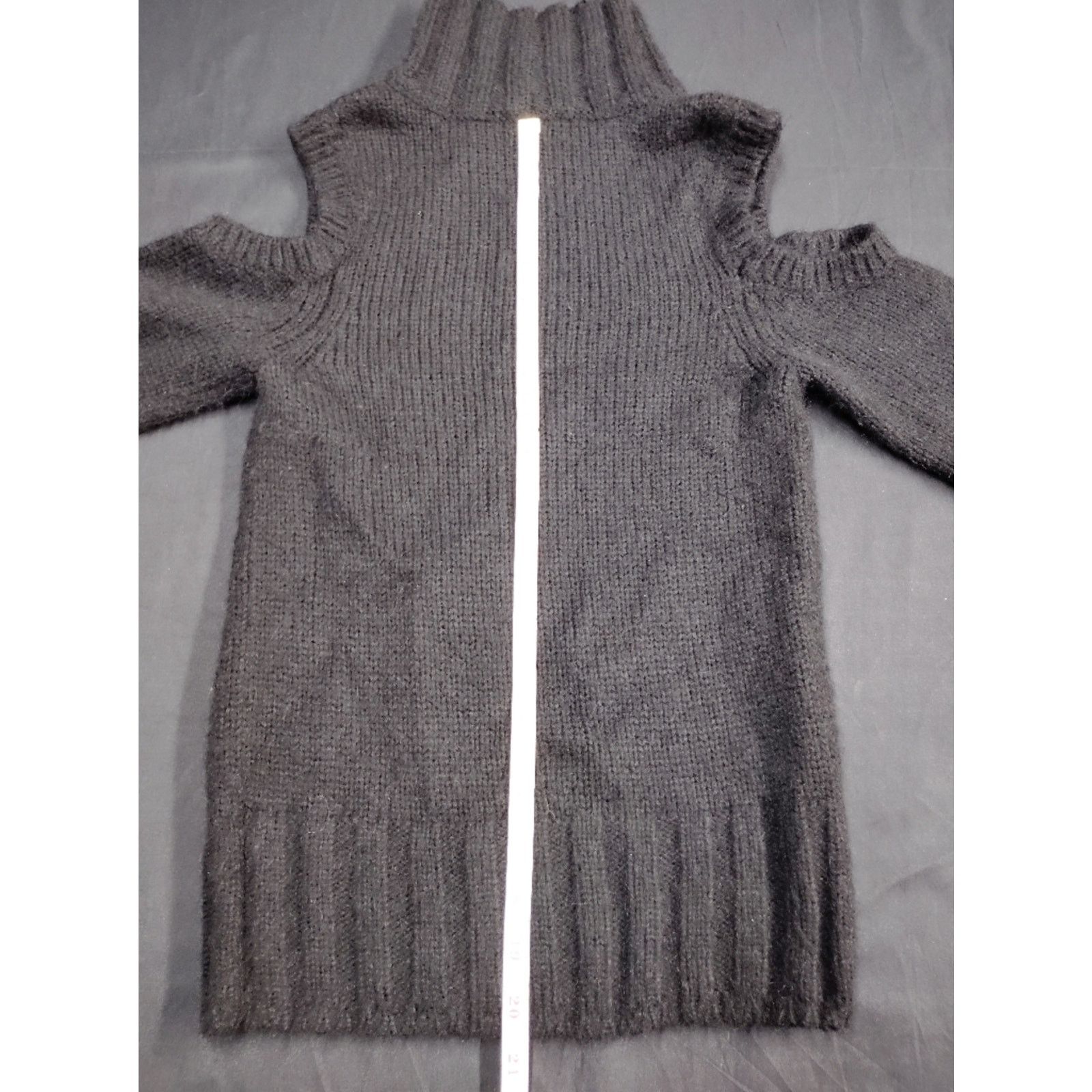 Express Express Black Cold-Shoulder Turtleneck Half Sleeve Sweater Size S / US 4 / IT 40 - 4 Thumbnail