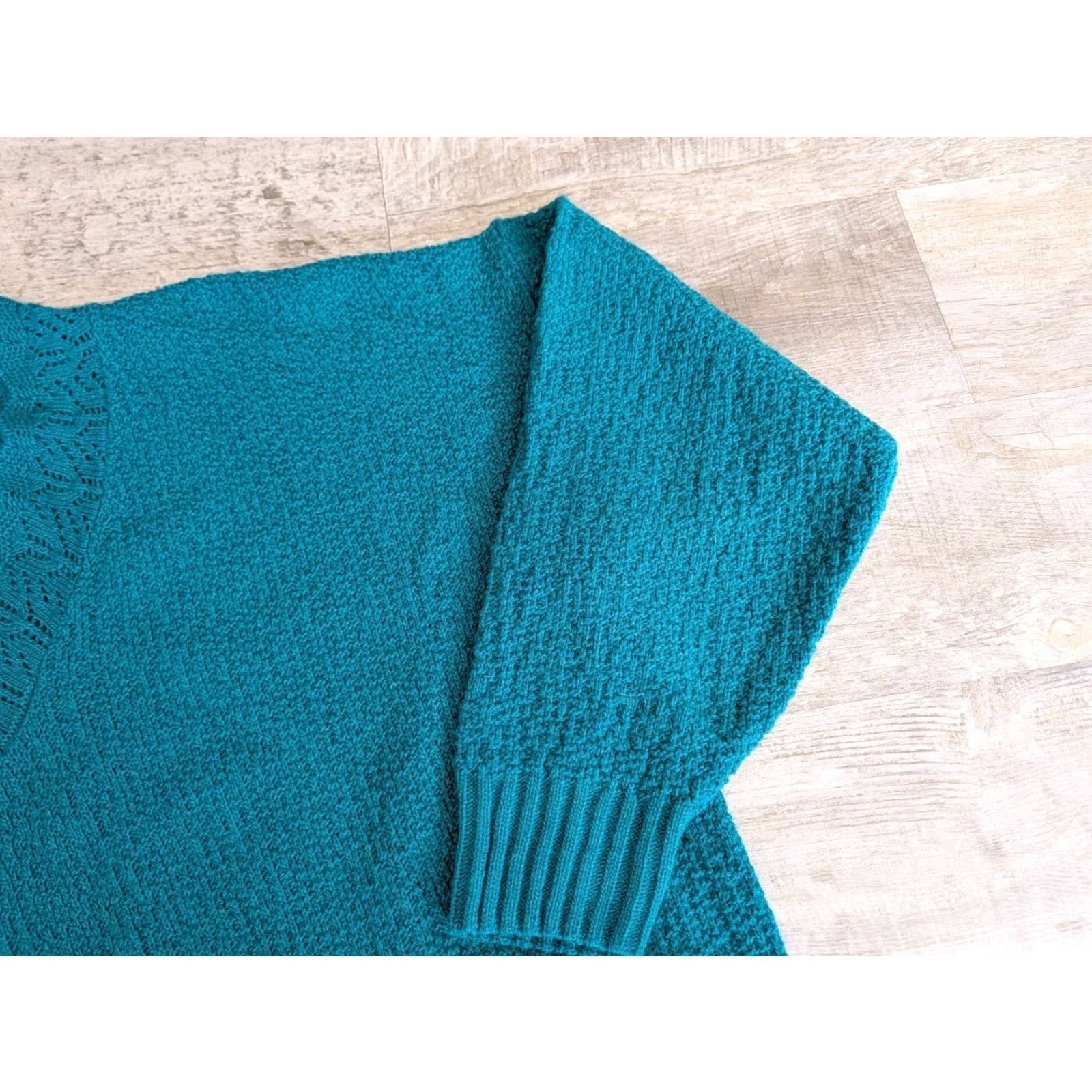 Vintage VINTAGE 70s College Point Sweater Womens L Blue Textured V-Neck Pullover Made in USA Aran Lightweight Size L / US 10 / IT 46 - 4 Thumbnail