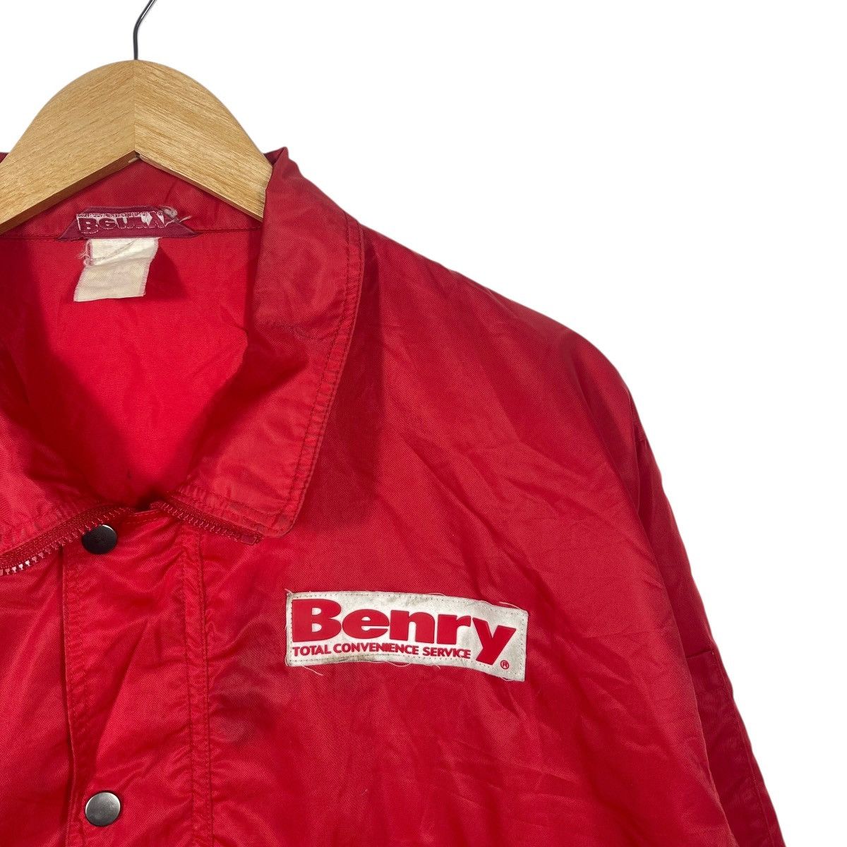 Vintage Vintage Benry Red Nylon Windbreaker Jacket Snap Zip Logo Size US XL / EU 56 / 4 - 5 Thumbnail