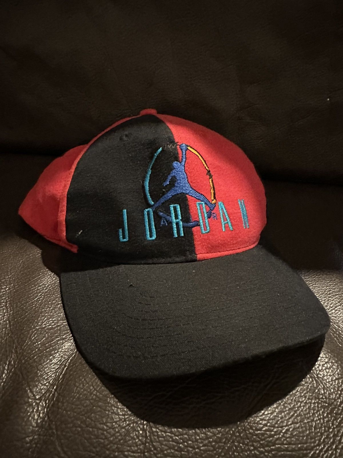 image of Nike Air Jordan Cap Mütze Vintage Hat Wool Cap Goat 1993 in Black, Men's (Size 42)