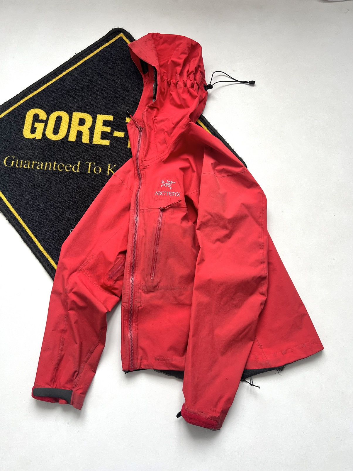 Arc'teryx Vintage Arcteryx Aplha LT Gore-Tex Pro Shell Red Jacket Size US S / EU 44-46 / 1 - 4 Thumbnail