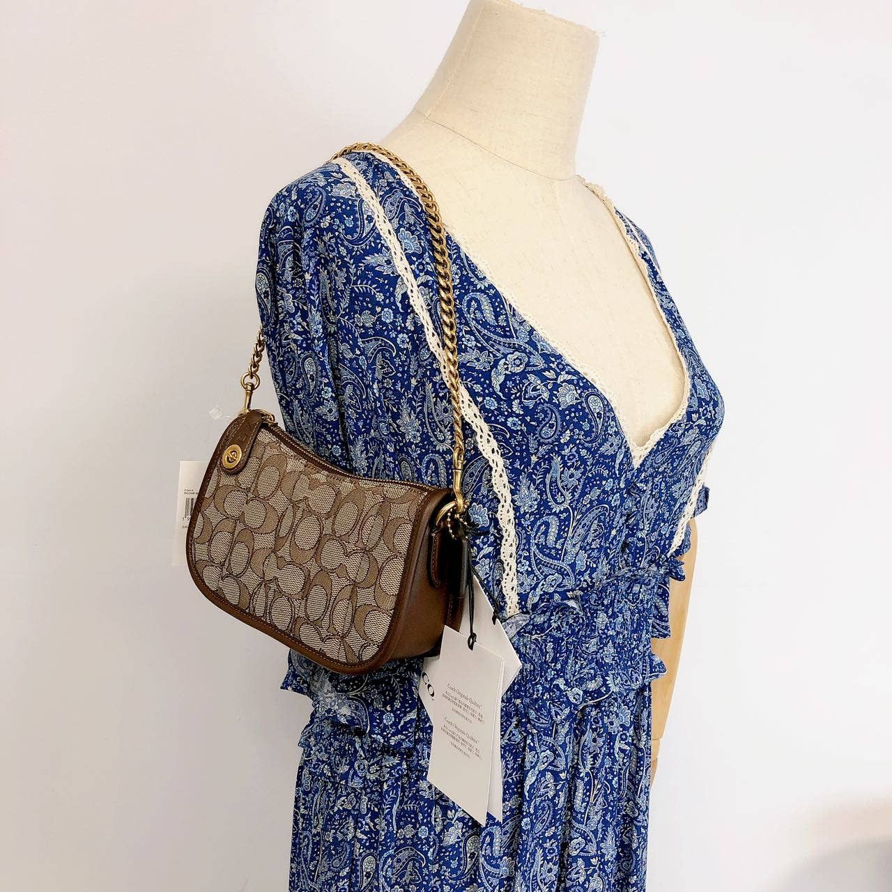 COACH Swinger Bag In Signature Jacquard in Blue