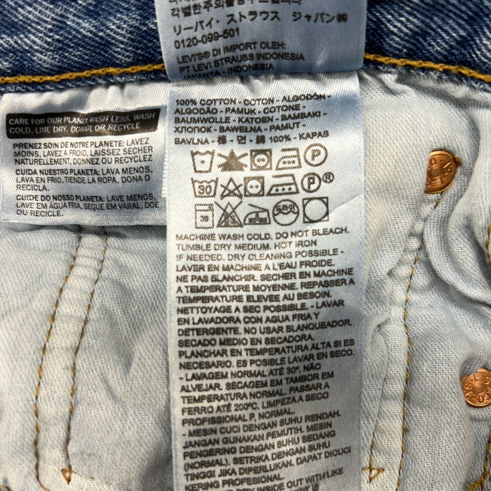 Levi's VINTAGE Levi's 501 Jeans Mens 34x30 Blue Straight Regular Fit Medium Wash Button Fly Denim Distressed 500 Series Mens Size US 34 / EU 50 - 4 Thumbnail