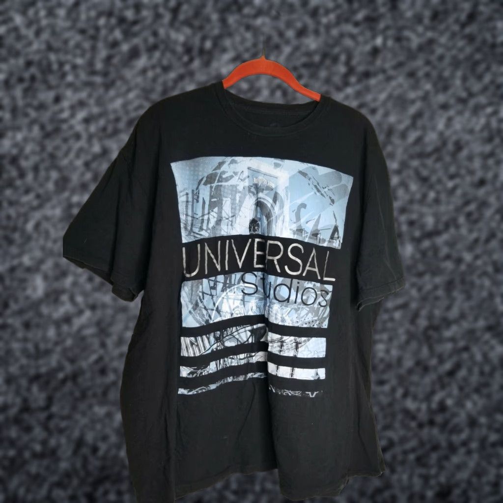 Vintage Universal Studios Logo T Shirt Womens 3XL Black Graphic Tee Size XXL / US 16-18 / IT 52-54 - 1 Thumbnail