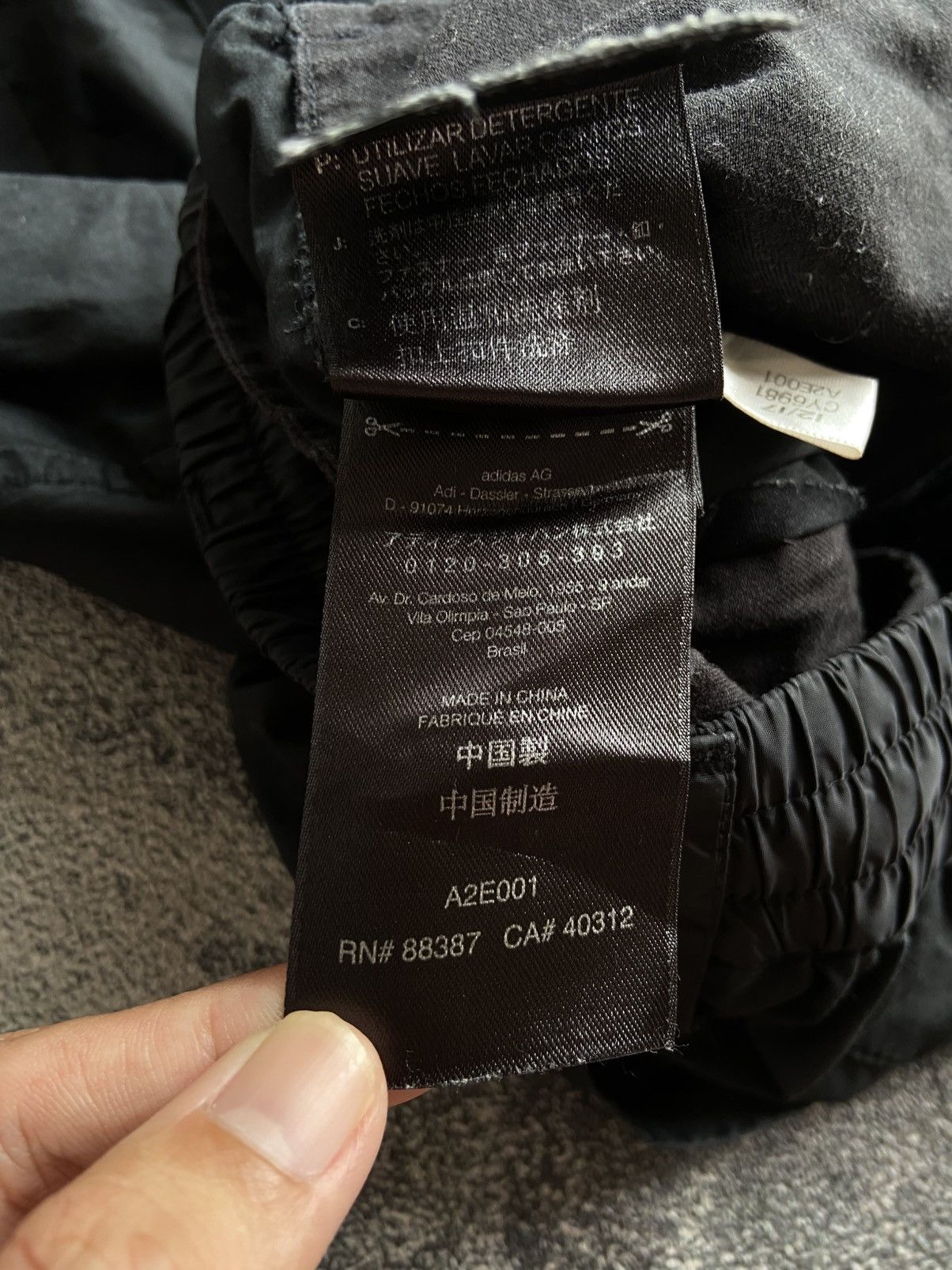 Adidas 💥BINDING OFFER💥Y3 Parachute Joggers 3 Stripe Back In Black Size US 28 / EU 44 - 21 Thumbnail