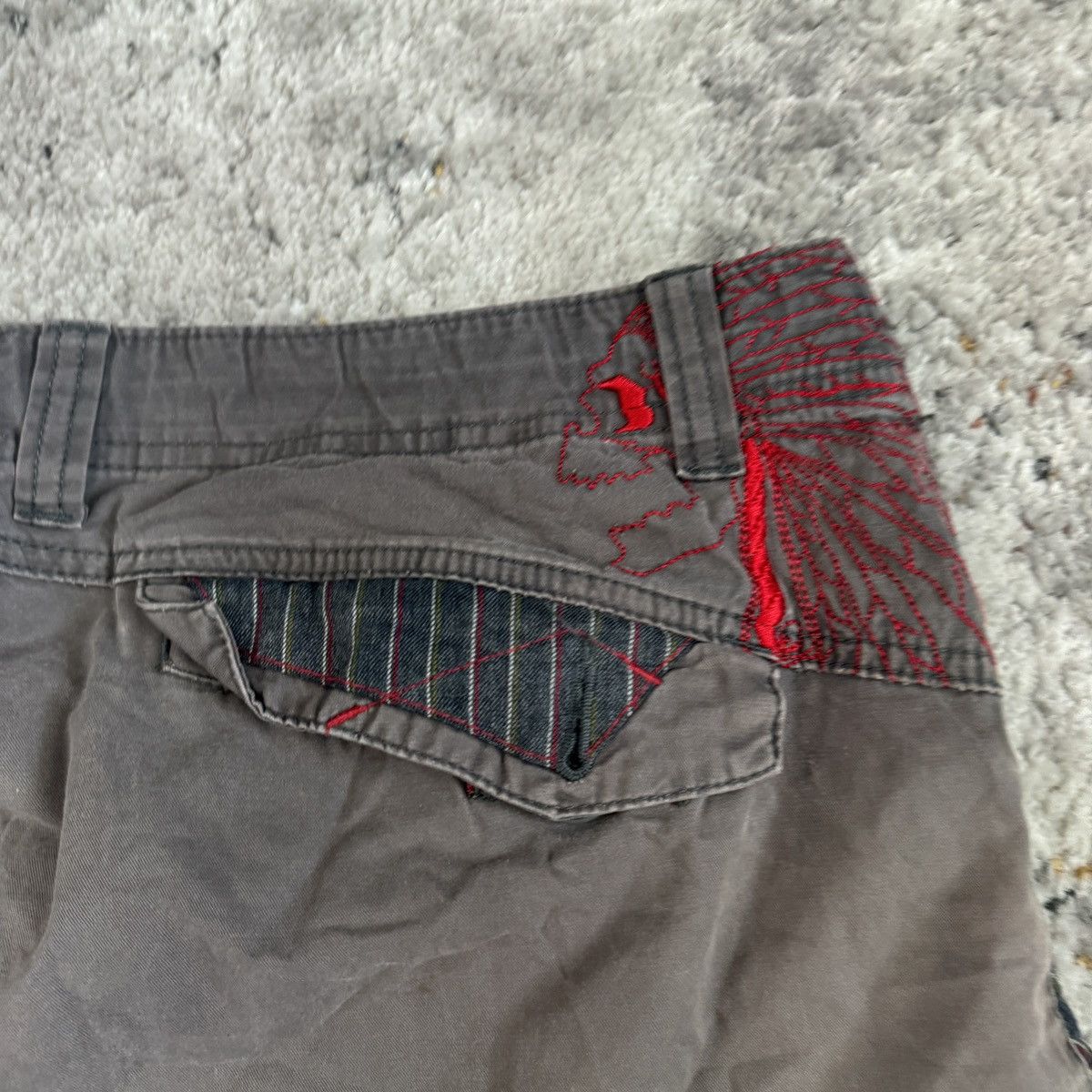 Billabong × Lost Enterprises × Vintage Vintage Y2K Faded black Lost surfwear cargo shorts Size US 38 / EU 54 - 3 Thumbnail