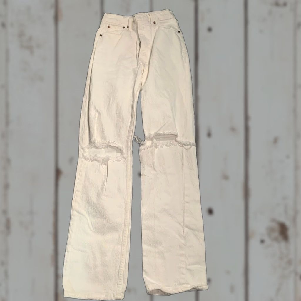 Abercrombie & Fitch VINTAGE Abercrombie & Fitch White 90s Straight Ultra High Rise Jeans 0 Women Regular White Mom Jeans 25/0R Womens Size 25" / US 0 / IT 36 - 1 Thumbnail