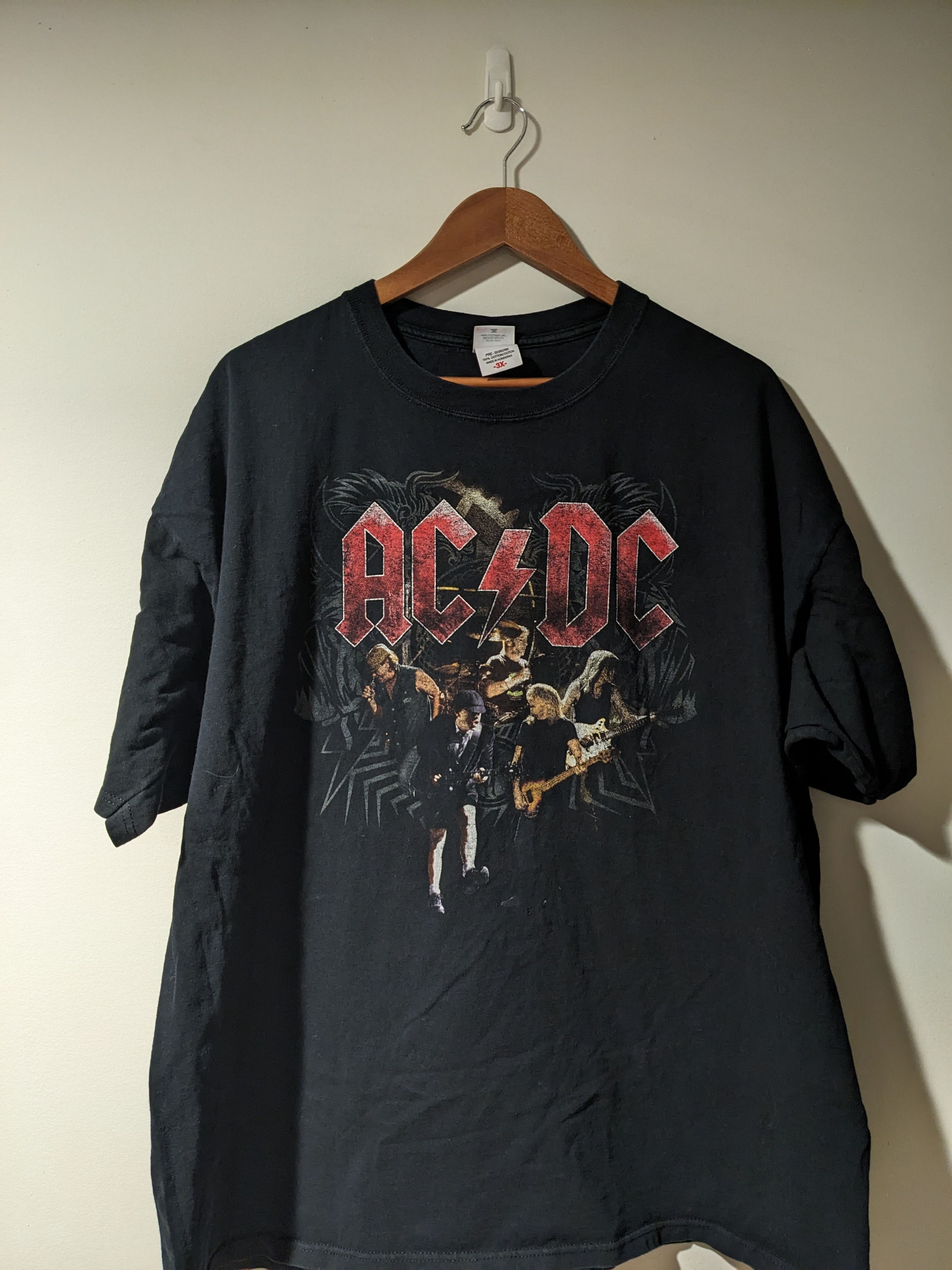 AC/DC × Vintage Vintage 2009 ACDC Black Ice Tour Black 3X-Large T-Shirt Size US XXL / EU 58 / 5 - 1 Thumbnail