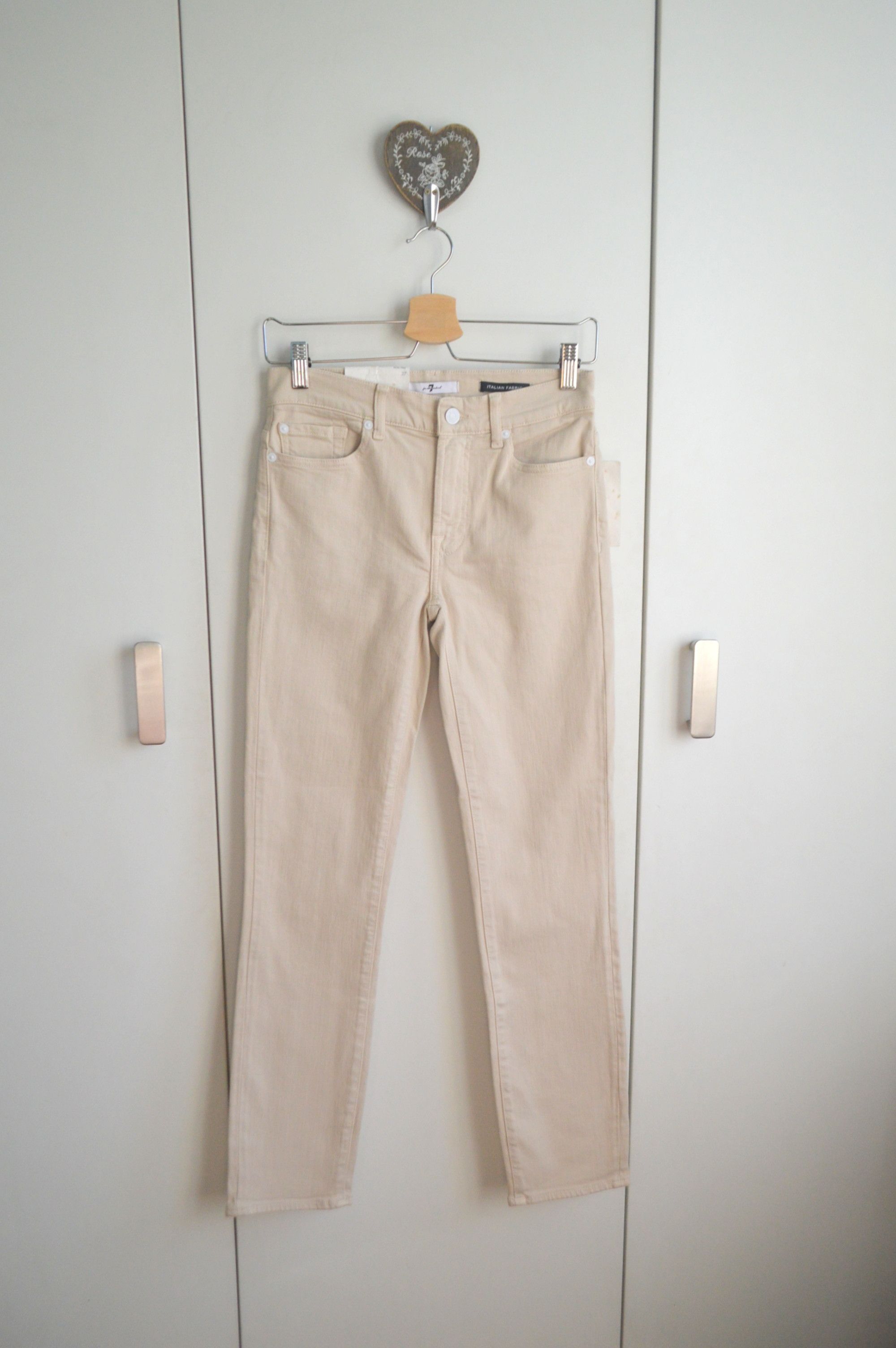 7 For All Mankind 7 for All Mankind NEW Light Beige Jeans, 27 Premium Size 27" / US 4 / IT 40 - 1 Thumbnail