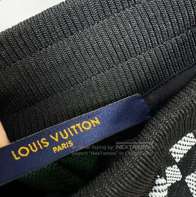 Louis Vuitton Louis Vuitton Color. Size 23" - 2 Thumbnail