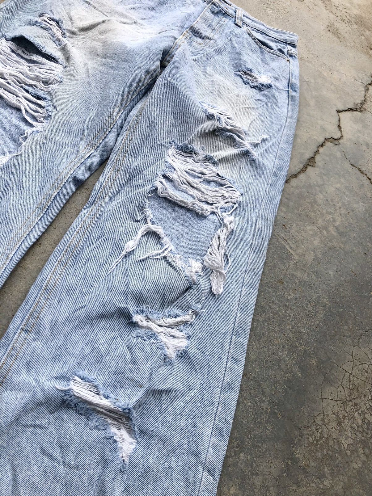 Hypebeast BAGGY RIPPED HEY JANE DISTRESSED DENIM Size US 29 - 5 Thumbnail