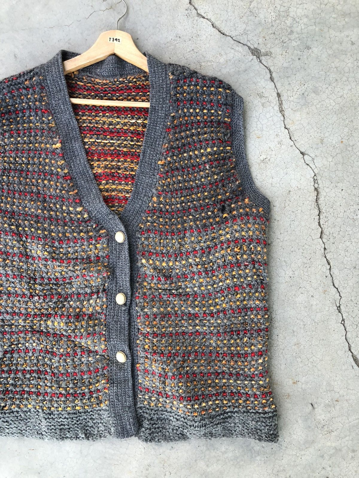 Aran Isles Knitwear × Beauty Beast × Designer 🔴Vintage Knitted V-Neck Sweater Cardigan Vest Size US XL / EU 56 / 4 - 4 Thumbnail