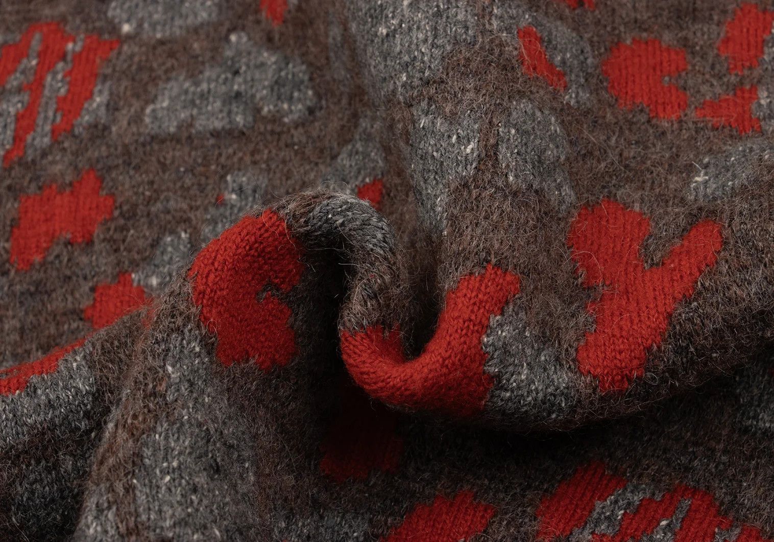 Issey Miyake Silk Blend Wool Jacquard Knit Jacket in Brown and Red Size US M / EU 48-50 / 2 - 12 Thumbnail