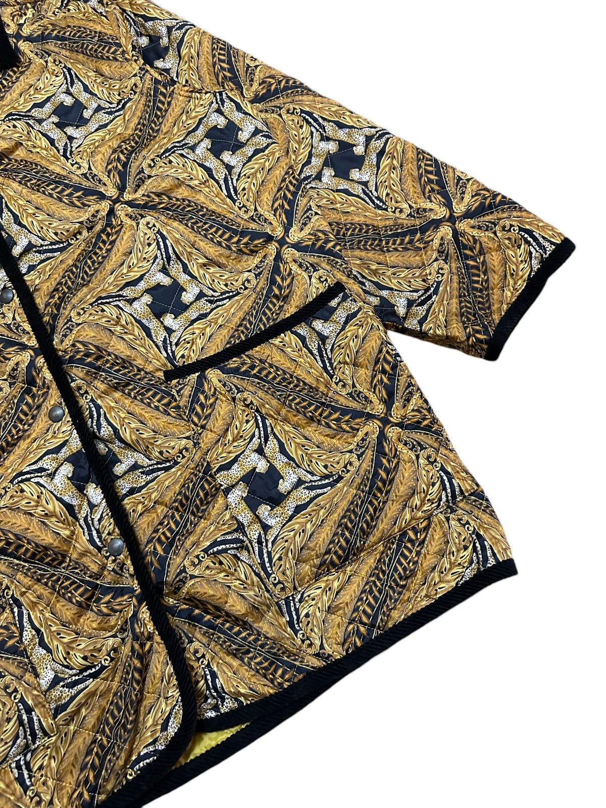 Salvatore Ferragamo Salvatore Ferragamo Quilted Jacket Full Print Luxury Size US M / EU 48-50 / 2 - 6 Thumbnail