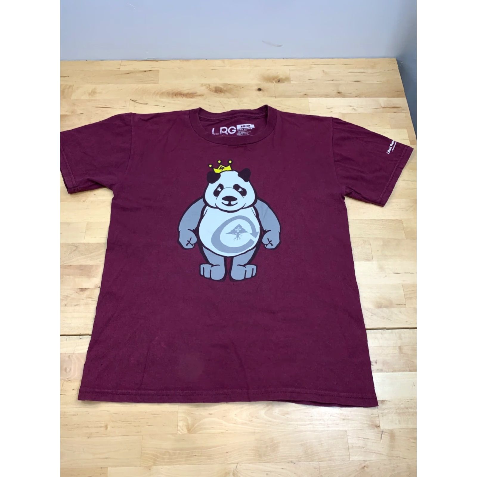 Vintage LRG T Shirt Panda Graphic Short Sleeve Crew Neck Medium Maroon Red Men Skateboarding 5185 Vintage No Graphic Print Yes Classic Regular Shirt Mens Size US M / EU 48-50 / 2 - 2 Thumbnail