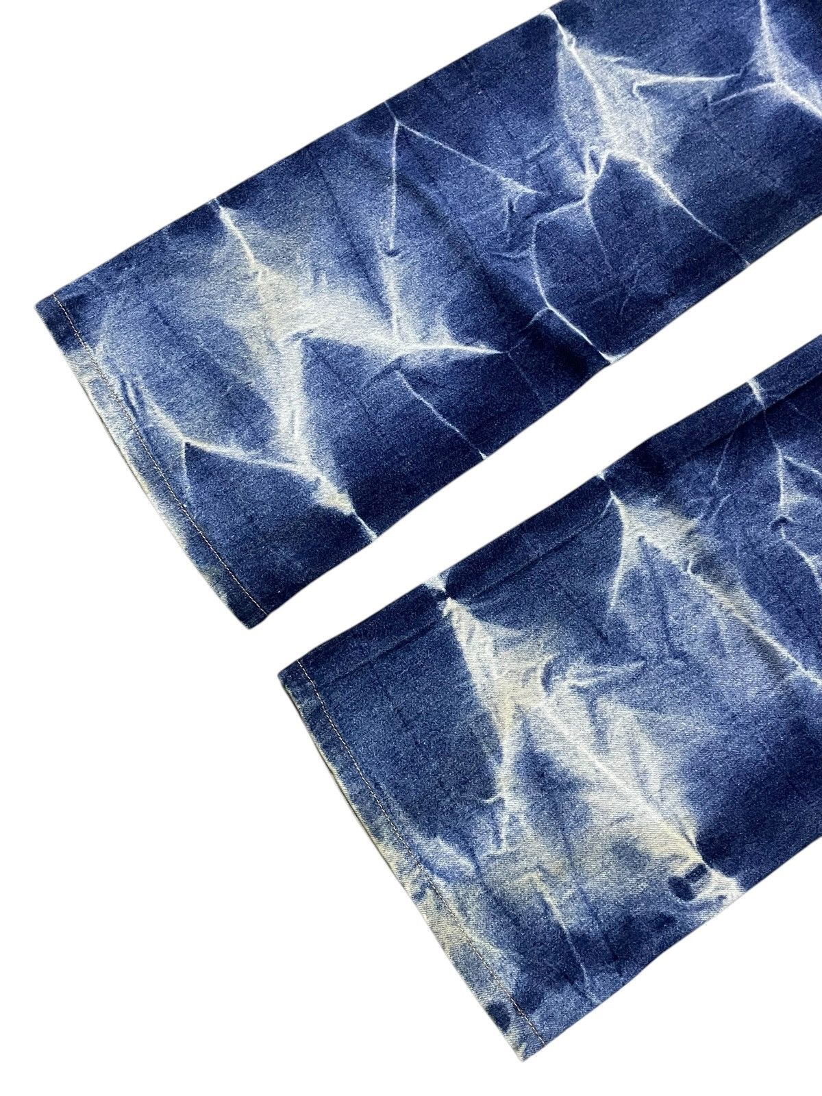 Benetton × Le Grande Bleu (L.G.B.) × Tornado Mart Benetton Glass Shattered Whiskers Wash Flared Jeans Size US 29 - 16 Thumbnail